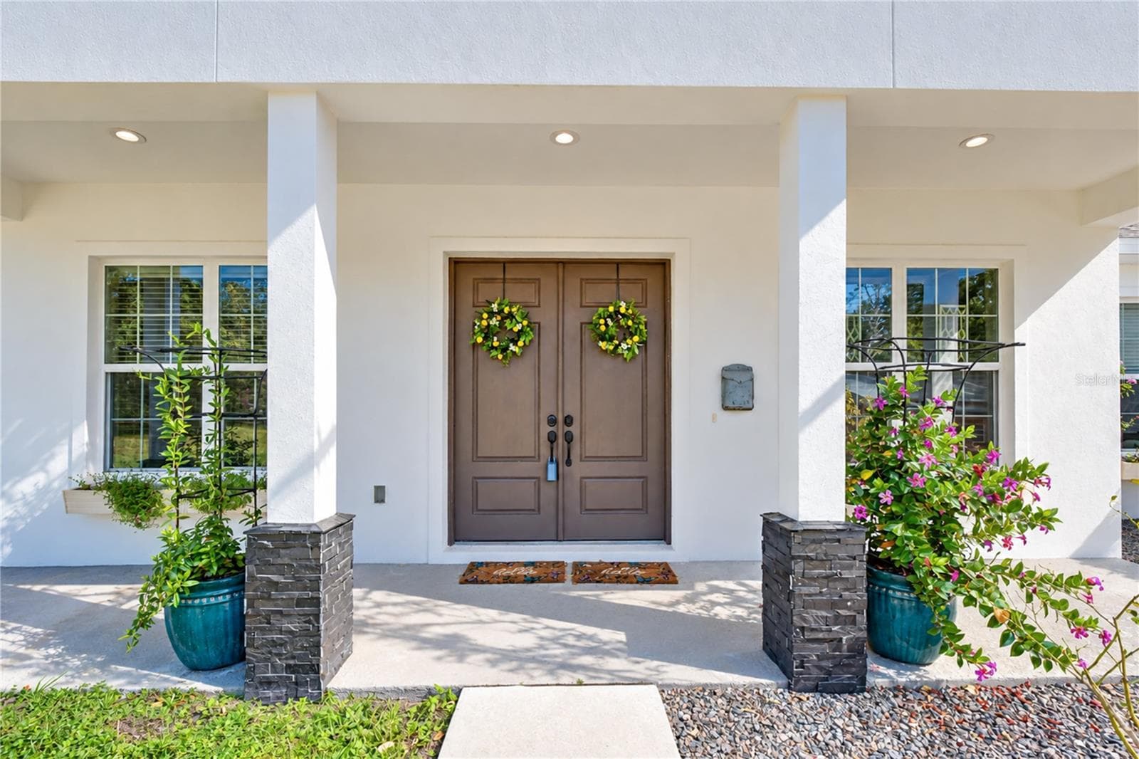 Front Porch View - 5746 FRONTIER DR, ZEPHYRHILLS