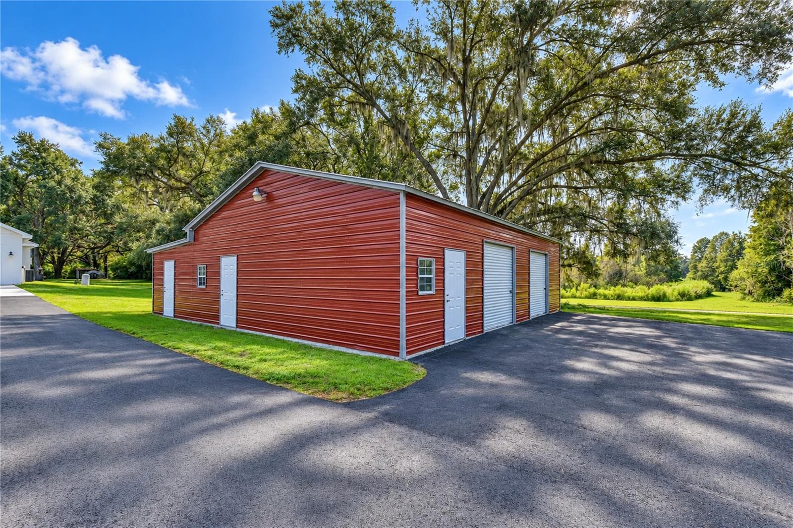 Metal Shop - 5746 FRONTIER DR, ZEPHYRHILLS