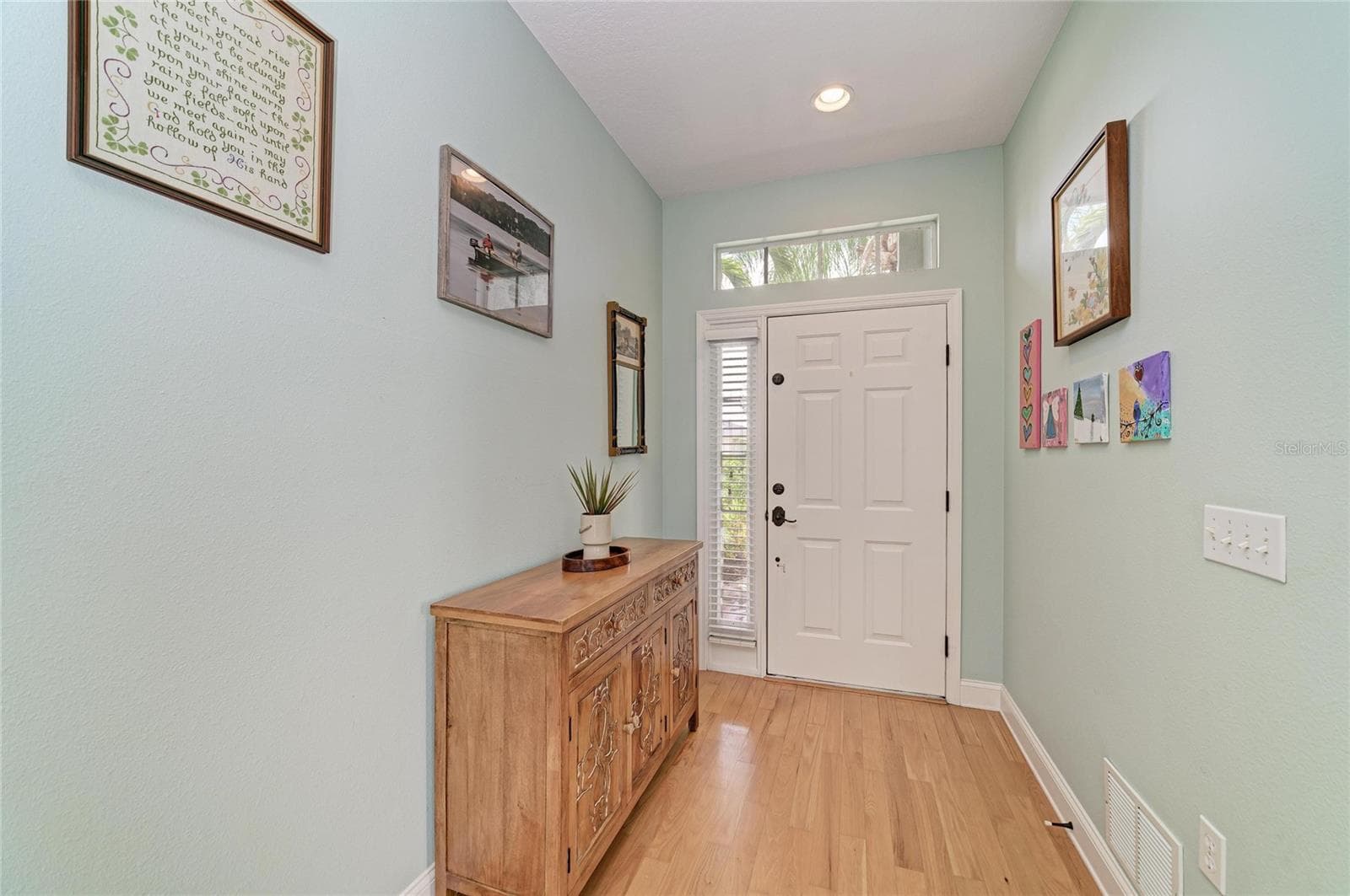 Single Family Residence at 12105 BEEFLOWER DR, LAKEWOOD RANCH, photo 5 of 41