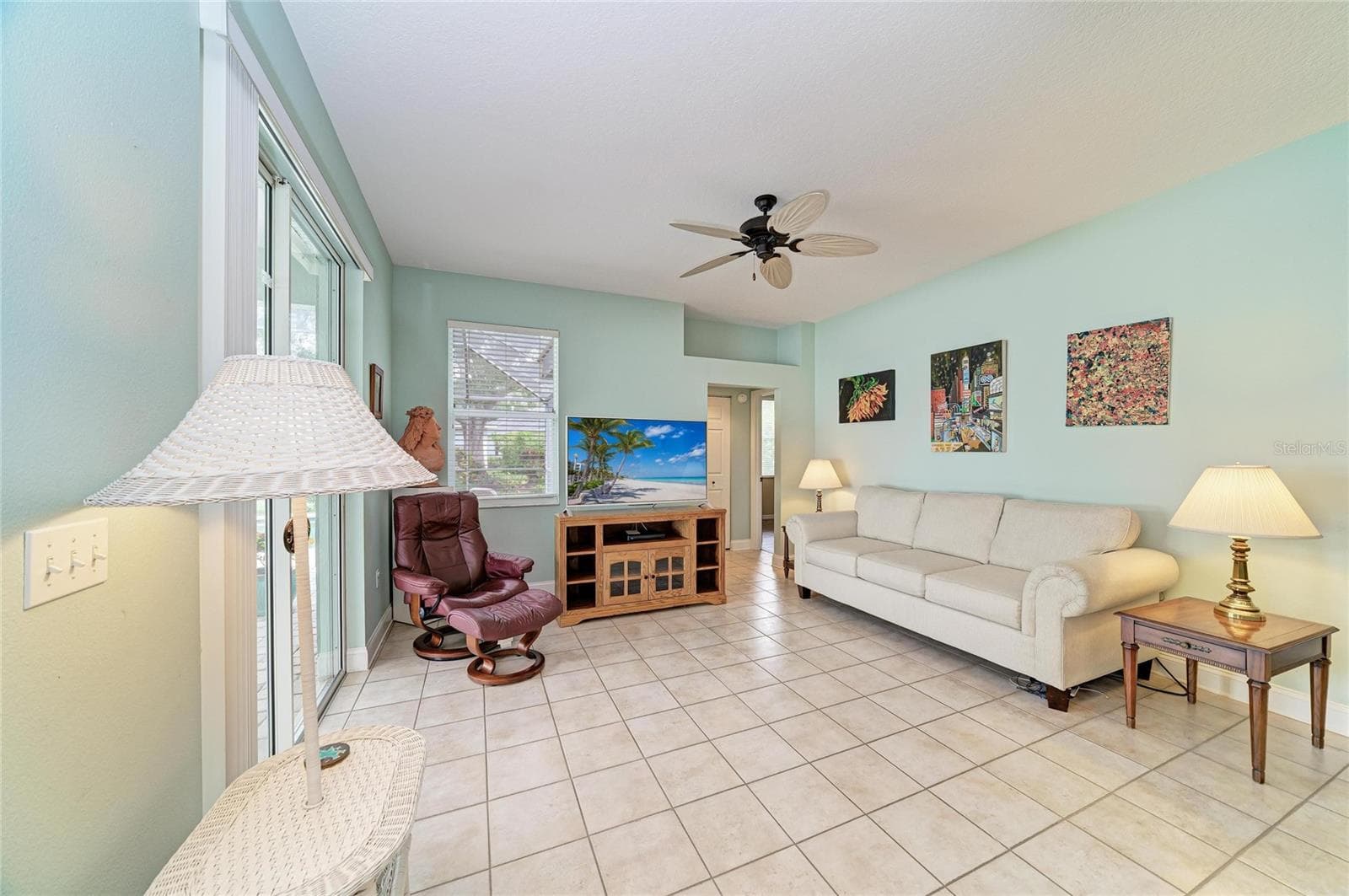 Single Family Residence at 12105 BEEFLOWER DR, LAKEWOOD RANCH, photo 15 of 41