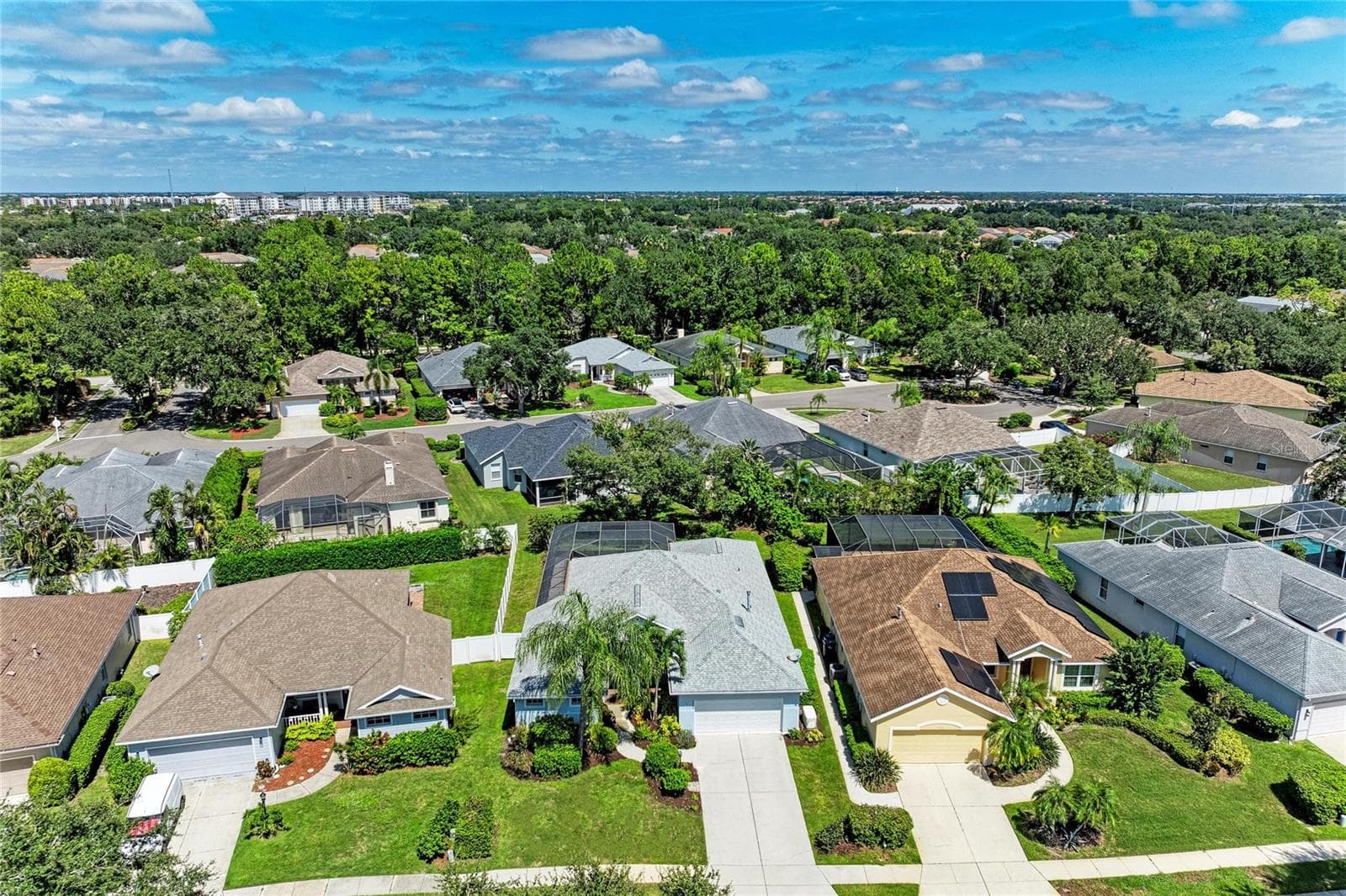 Single Family Residence at 12105 BEEFLOWER DR, LAKEWOOD RANCH, photo 39 of 41