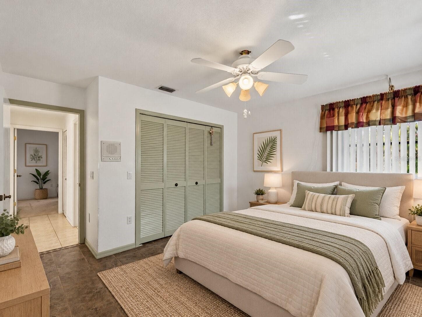 (Staged) Bedroom_134TocopillaStreet_PuntaGorda_NaturalLight_Corner.jpg - 134 TOCOPILLA ST, PUNTA GORDA