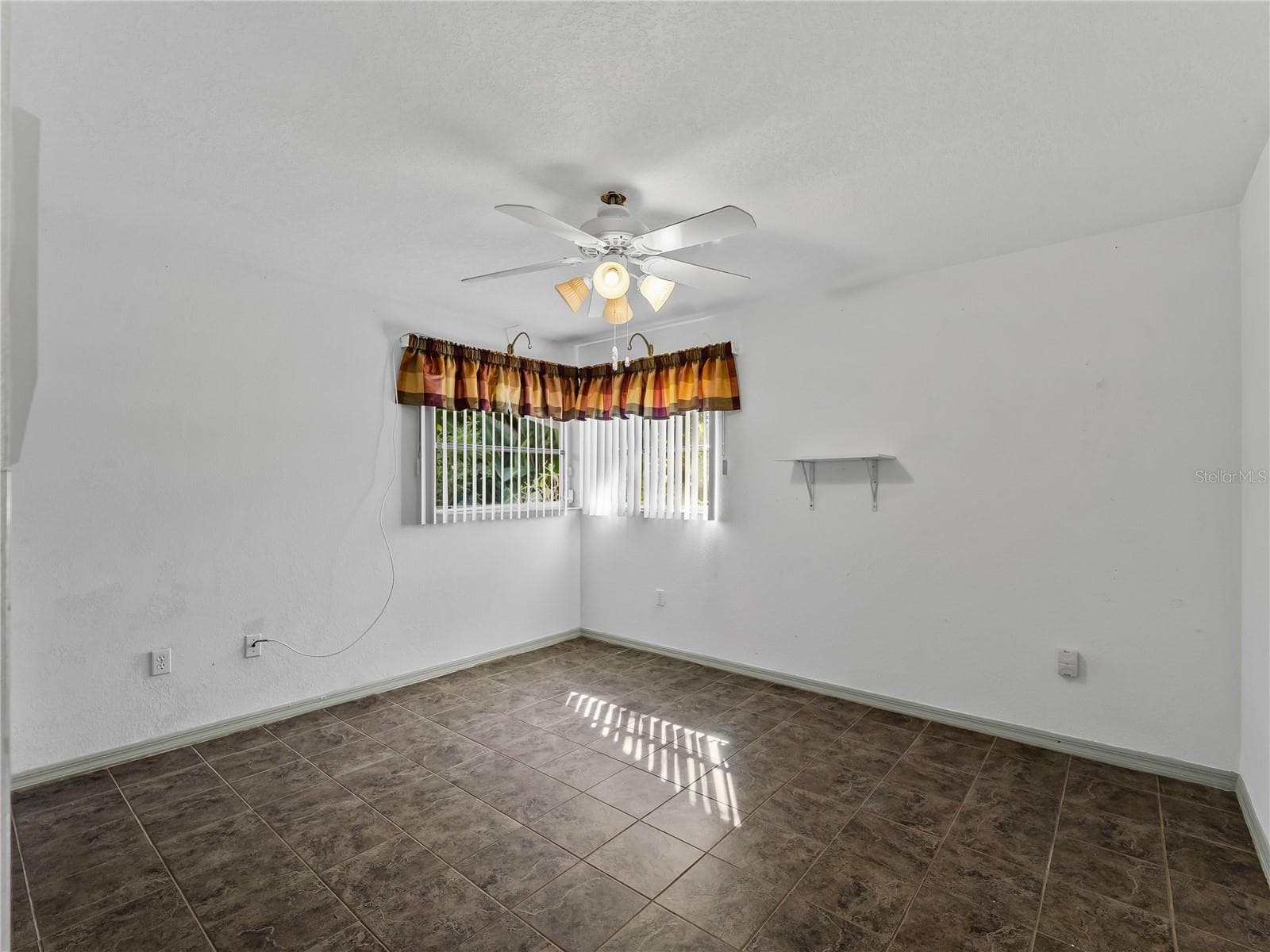 Bedroom_134TocopillaStreet_PuntaGorda_CleanFinish_WindowView.jpg - 134 TOCOPILLA ST, PUNTA GORDA