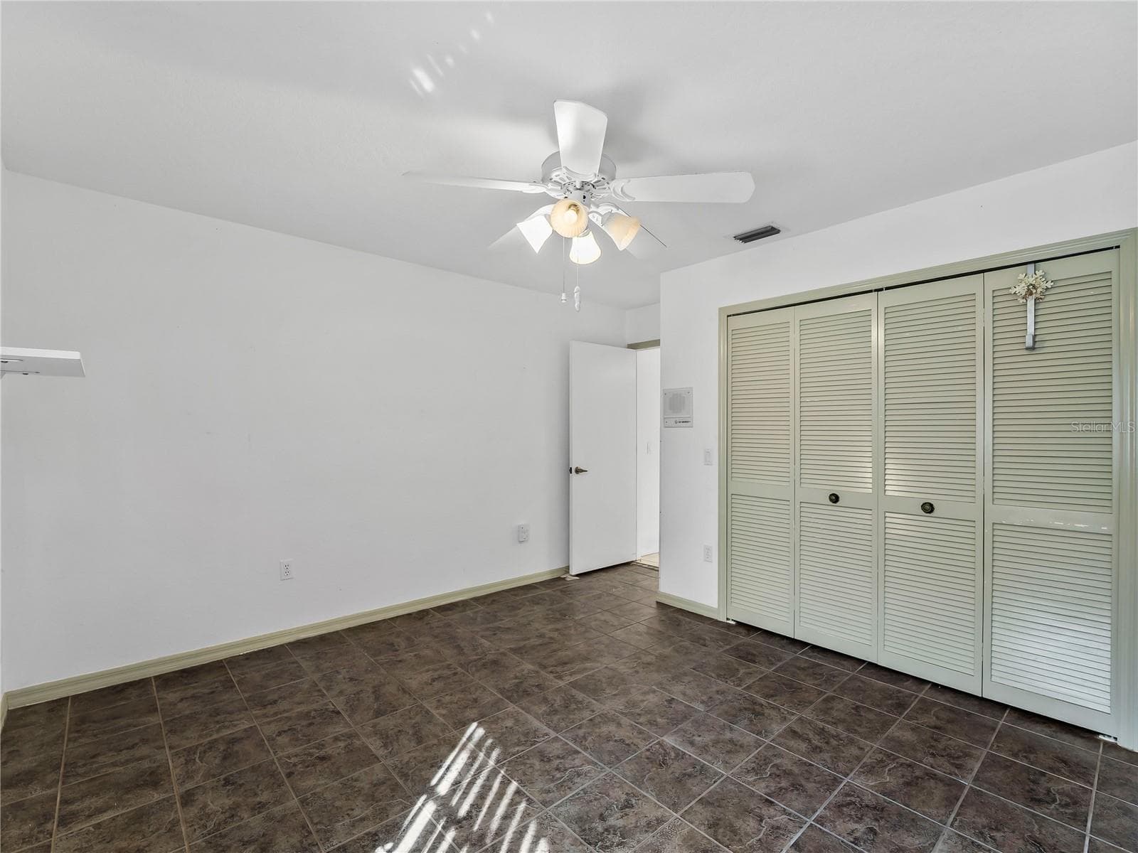 Bedroom_134TocopillaStreet_PuntaGorda_CleanFinish_Entry.jpg - 134 TOCOPILLA ST, PUNTA GORDA