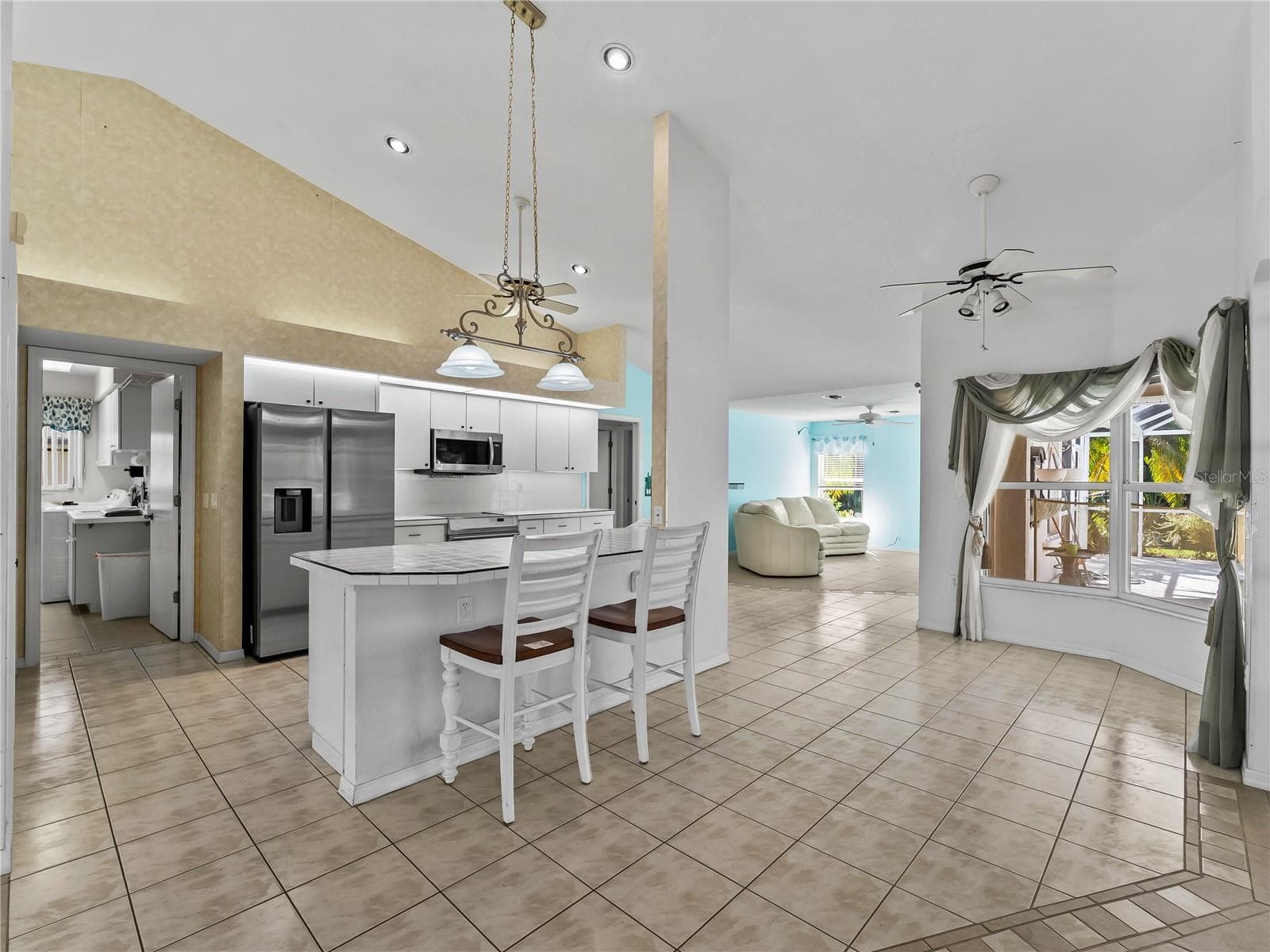 Kitchen_134TocopillaStreet_PuntaGorda_StainlessAppliances_Corner.jpg - 134 TOCOPILLA ST, PUNTA GORDA