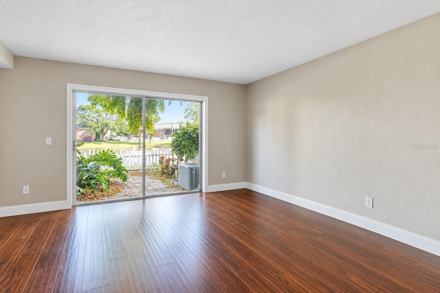 Townhouse at 13741 JUNIPER BLOSSOM DR, TAMPA, photo 4 of 28