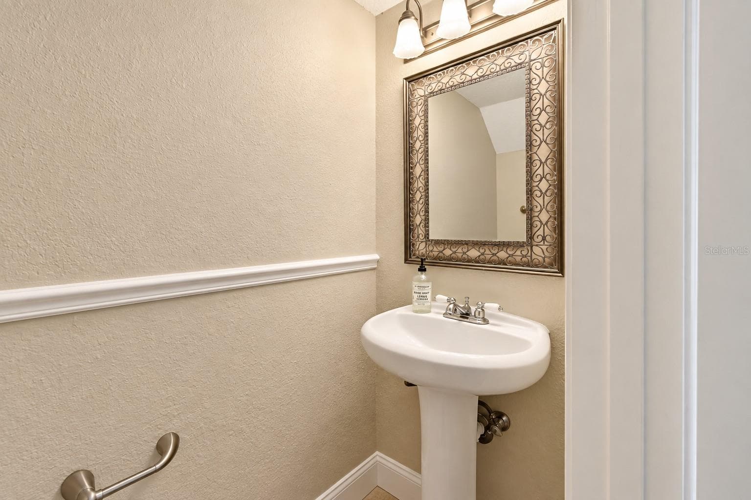 Townhouse at 13741 JUNIPER BLOSSOM DR, TAMPA, photo 17 of 28