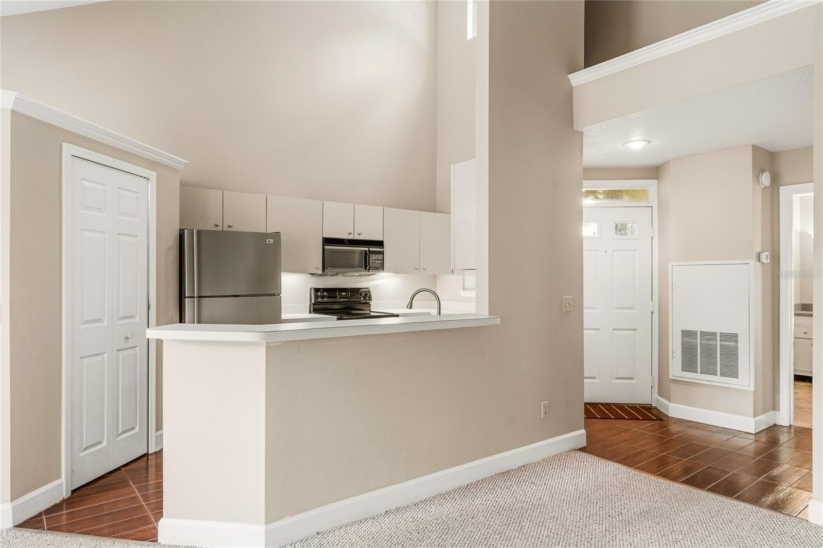 Condominium at 1416 FARRINDON CIR #., LAKE MARY, photo 7 of 32