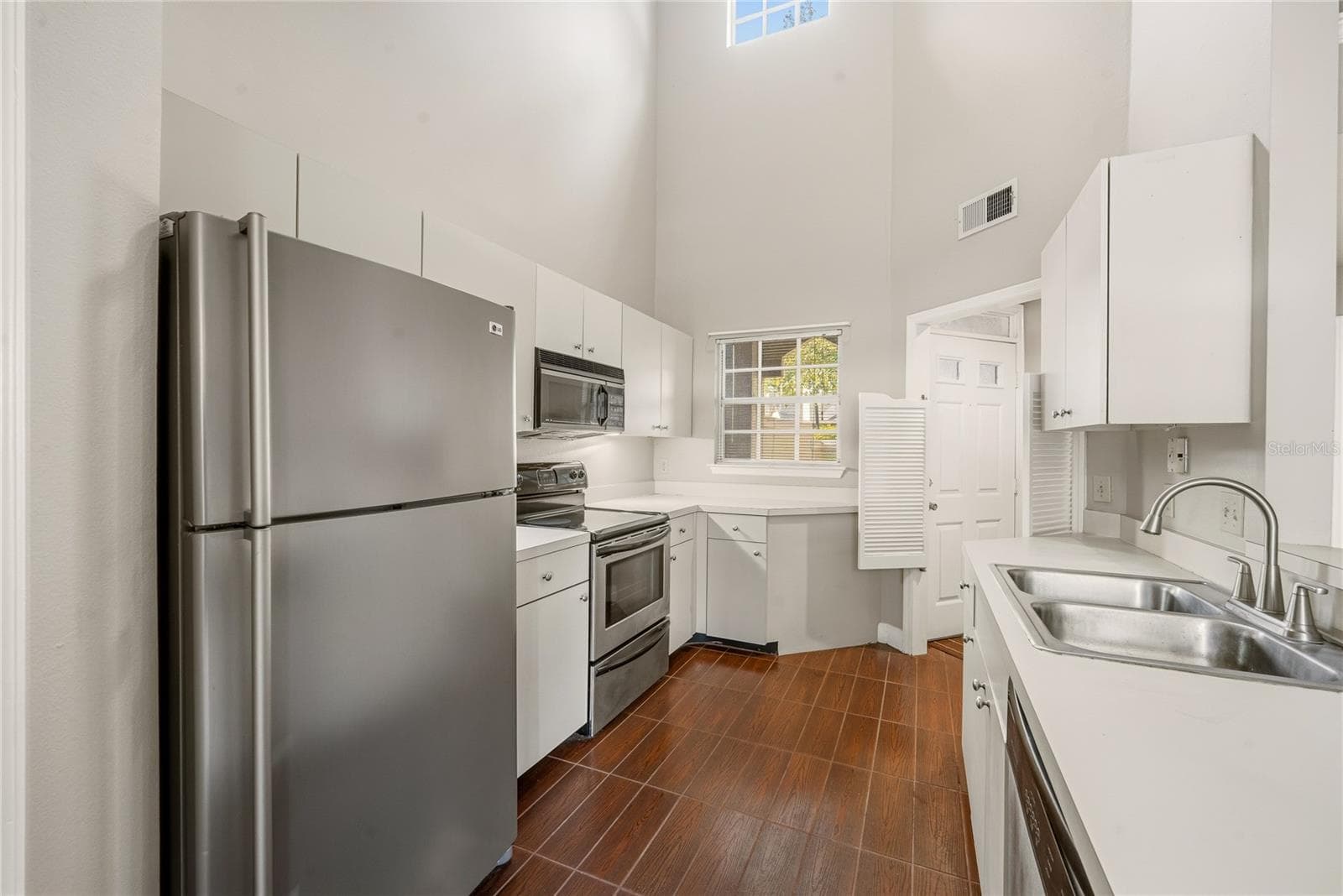 Condominium at 1416 FARRINDON CIR #., LAKE MARY, photo 10 of 32