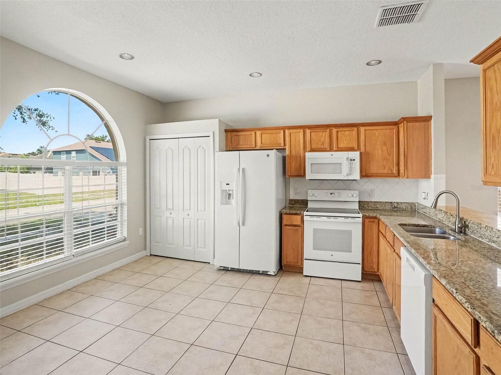 Single Family Residence at 5007 SHALE RIDGE TRL, ORLANDO, photo 4 of 20