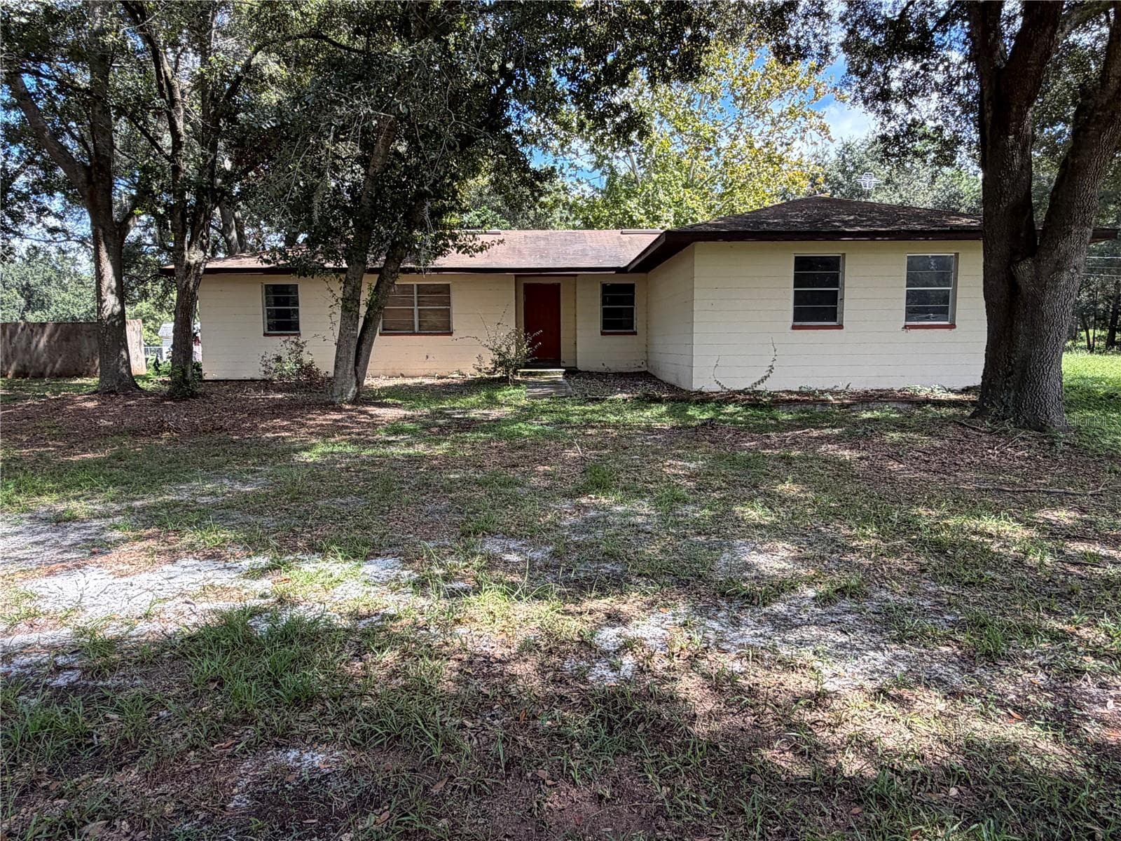 2315 WOODS TRL