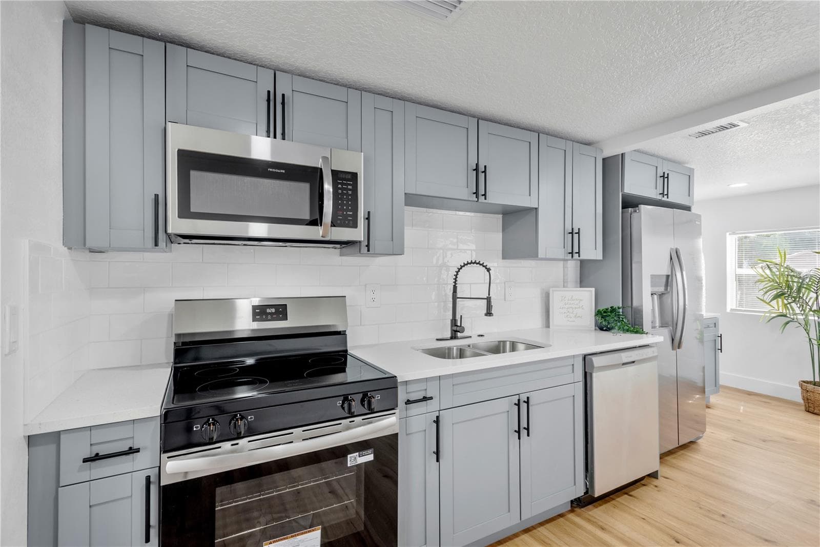 Single Family Residence at 3910 56TH AVE N, ST PETERSBURG, photo 4 of 20