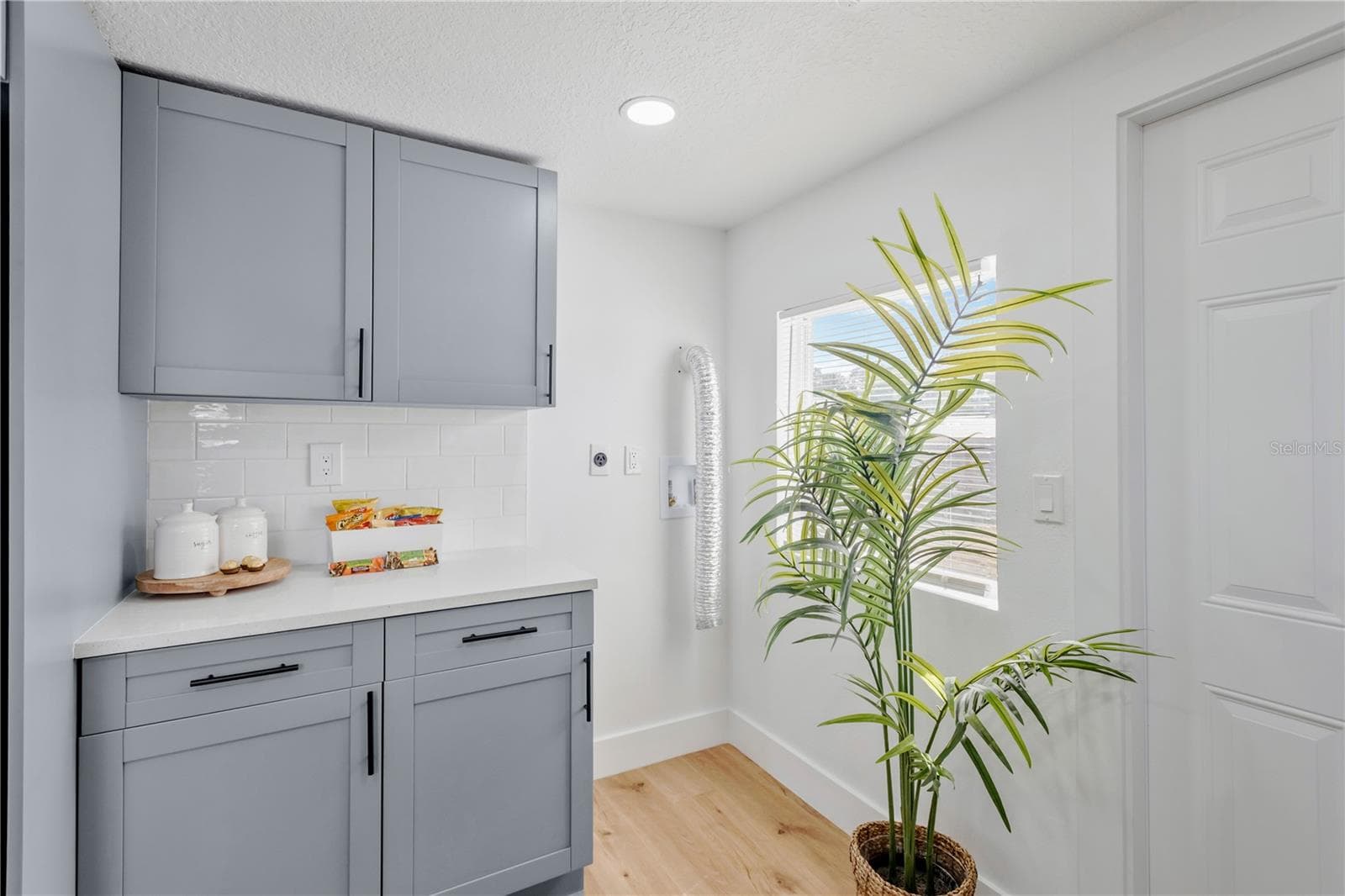 Single Family Residence at 3910 56TH AVE N, ST PETERSBURG, photo 6 of 20