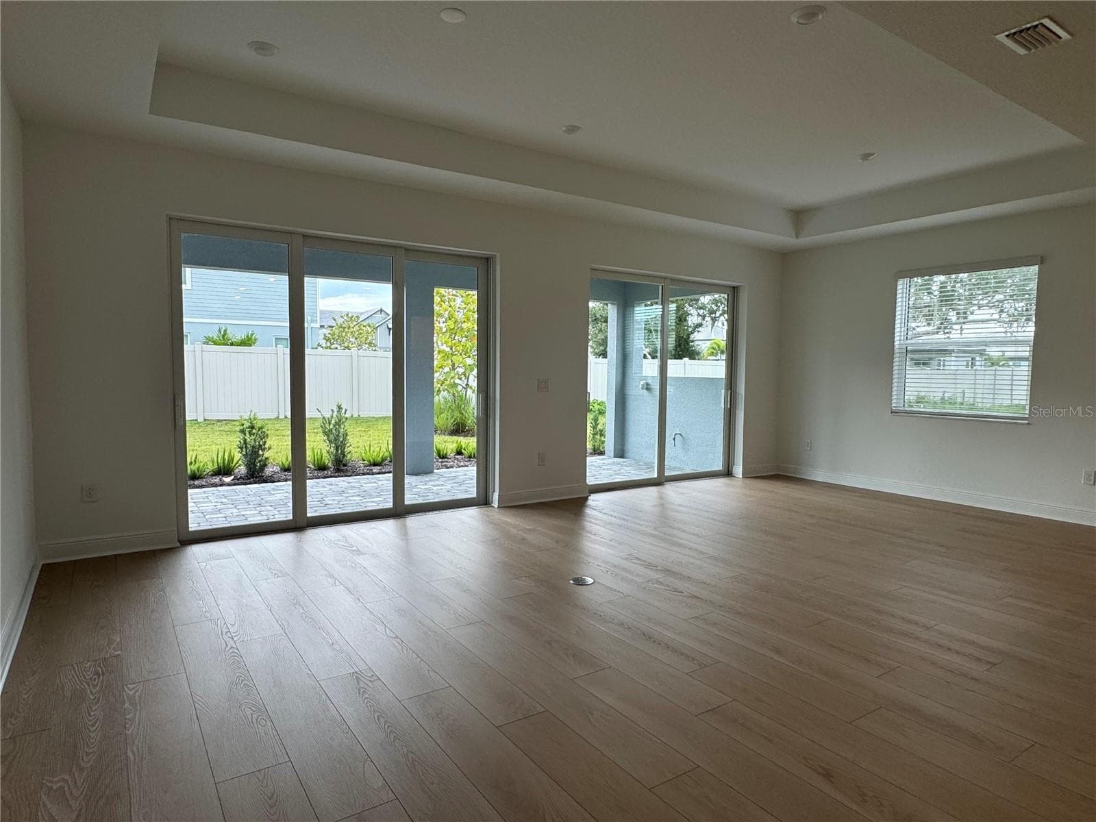 Large slidding glass doors - 7575 SEAHAWK AVE, SARASOTA