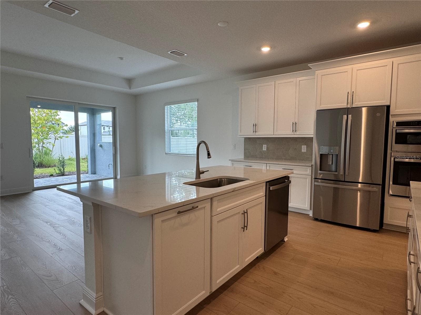 Stainless steal appliances, gas cooktop - 7575 SEAHAWK AVE, SARASOTA