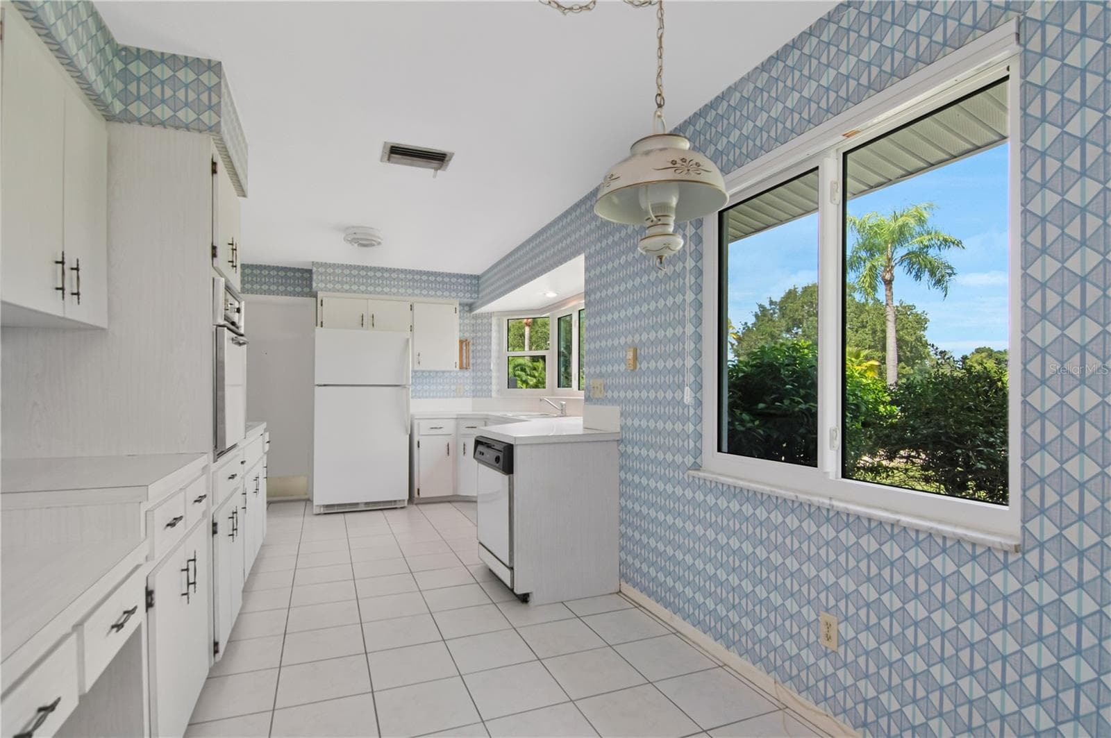 Kitchen - 4330 20TH AVE N, ST PETERSBURG