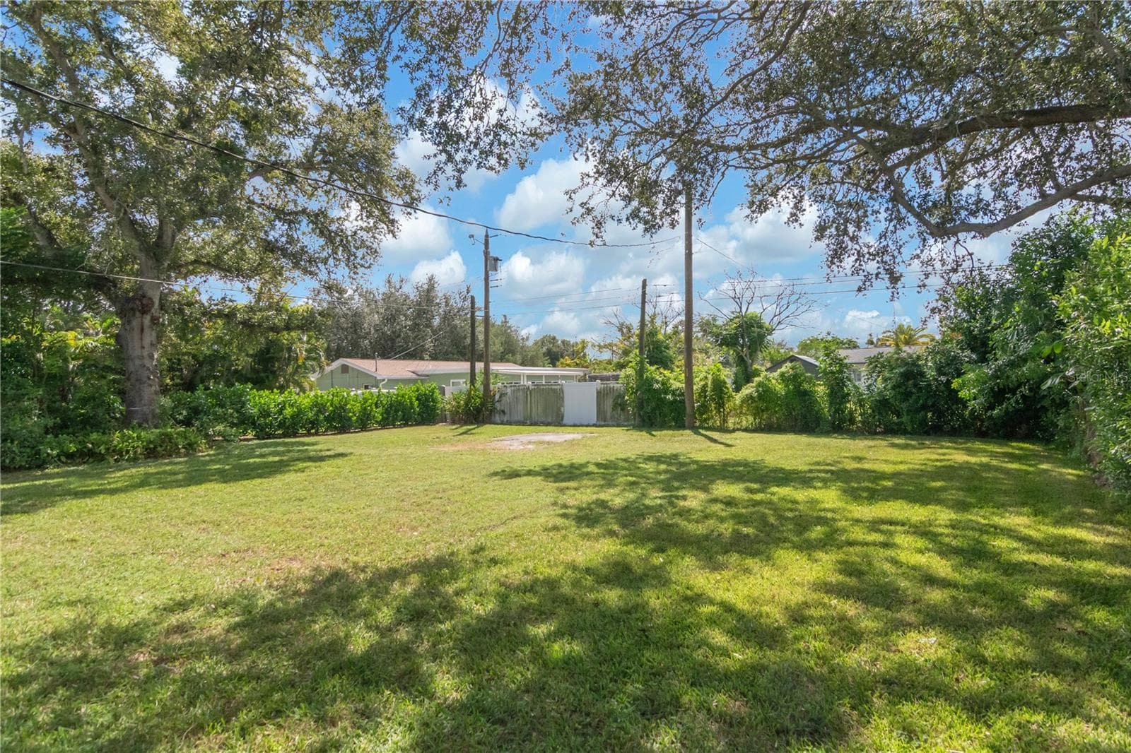 Large backyard! - 4330 20TH AVE N, ST PETERSBURG