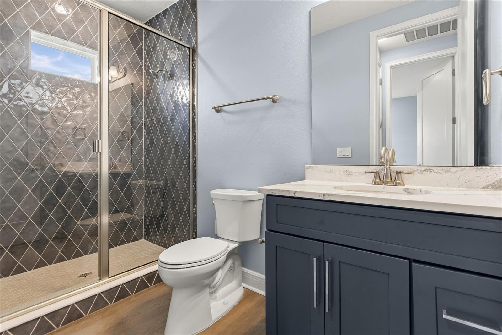 Above Garage Apartment Bathroom - 10061 GOBAT ALY, ORLANDO
