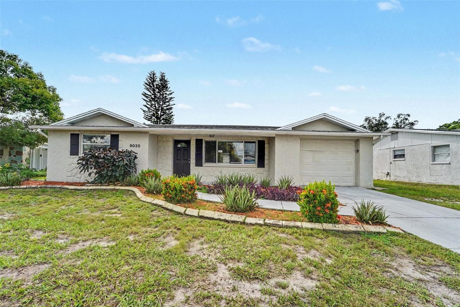 9035 SAINT REGIS LN