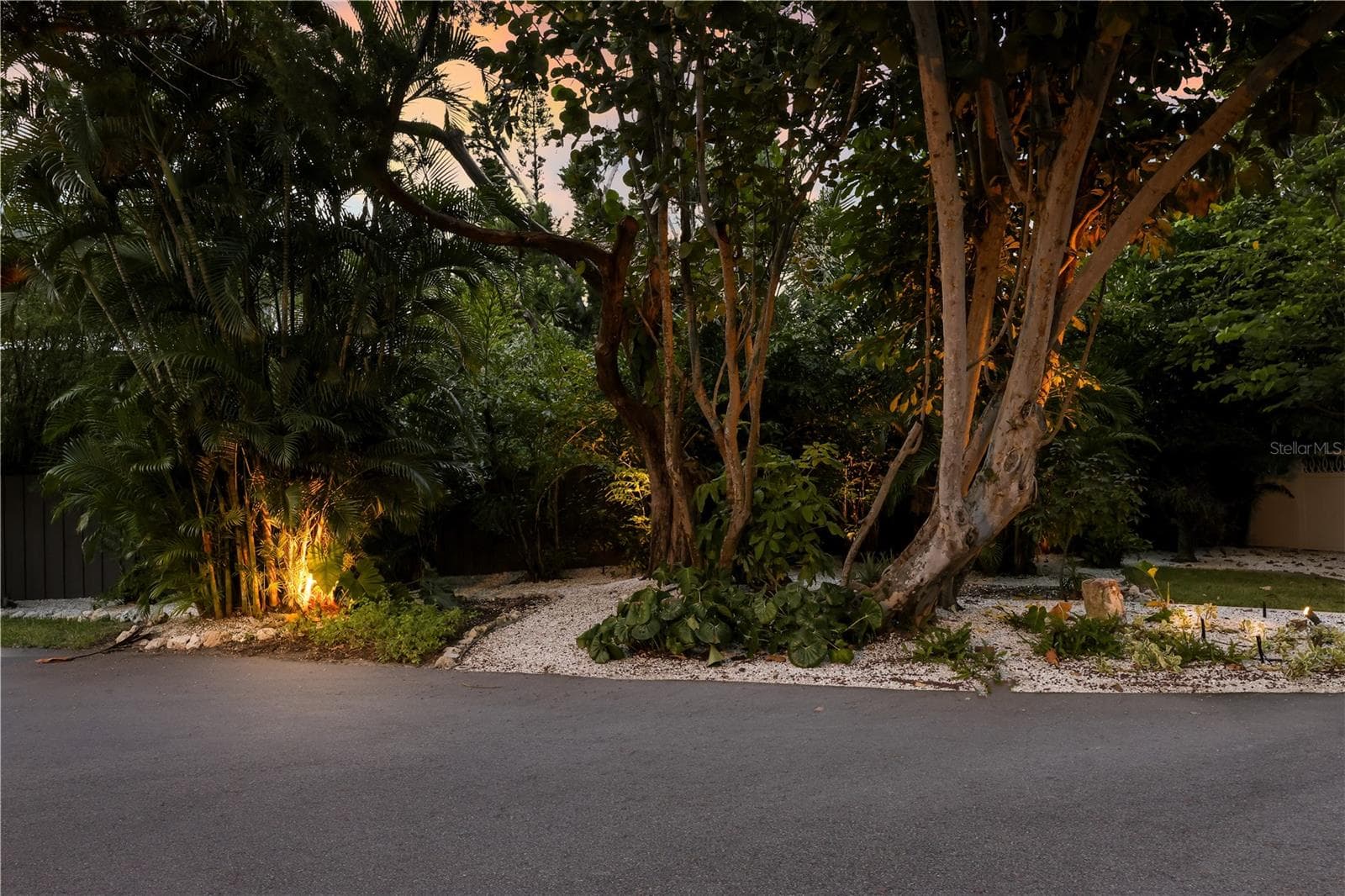 Secondary butterfly garden - 6561 BAYOU HAMMOCK RD, LONGBOAT KEY