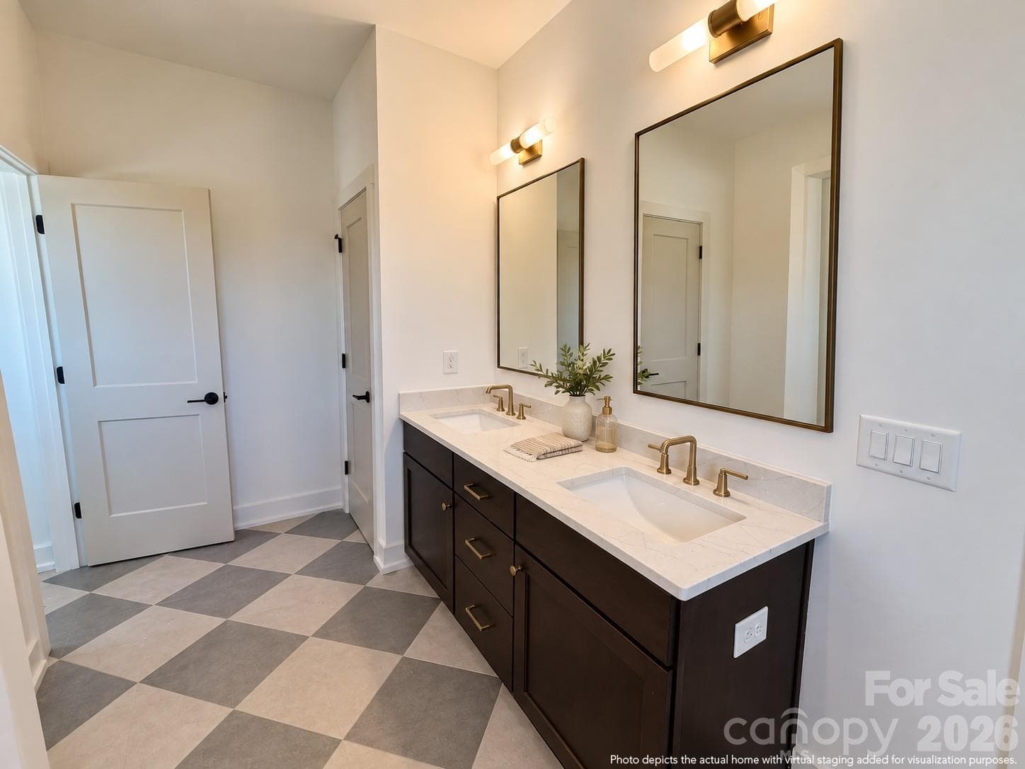 Duplex at Charlotte, photo 24 of 36
