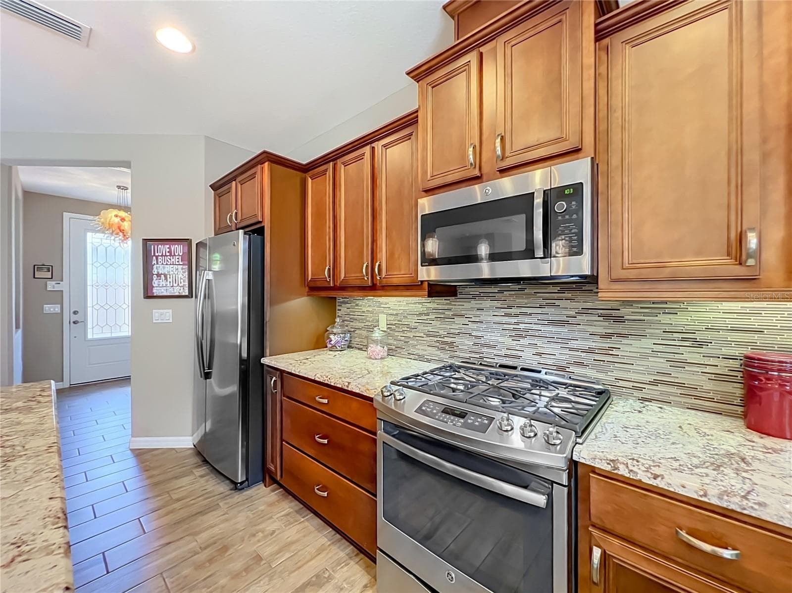 Lots of Storage - 342 ALCOVE DR, GROVELAND