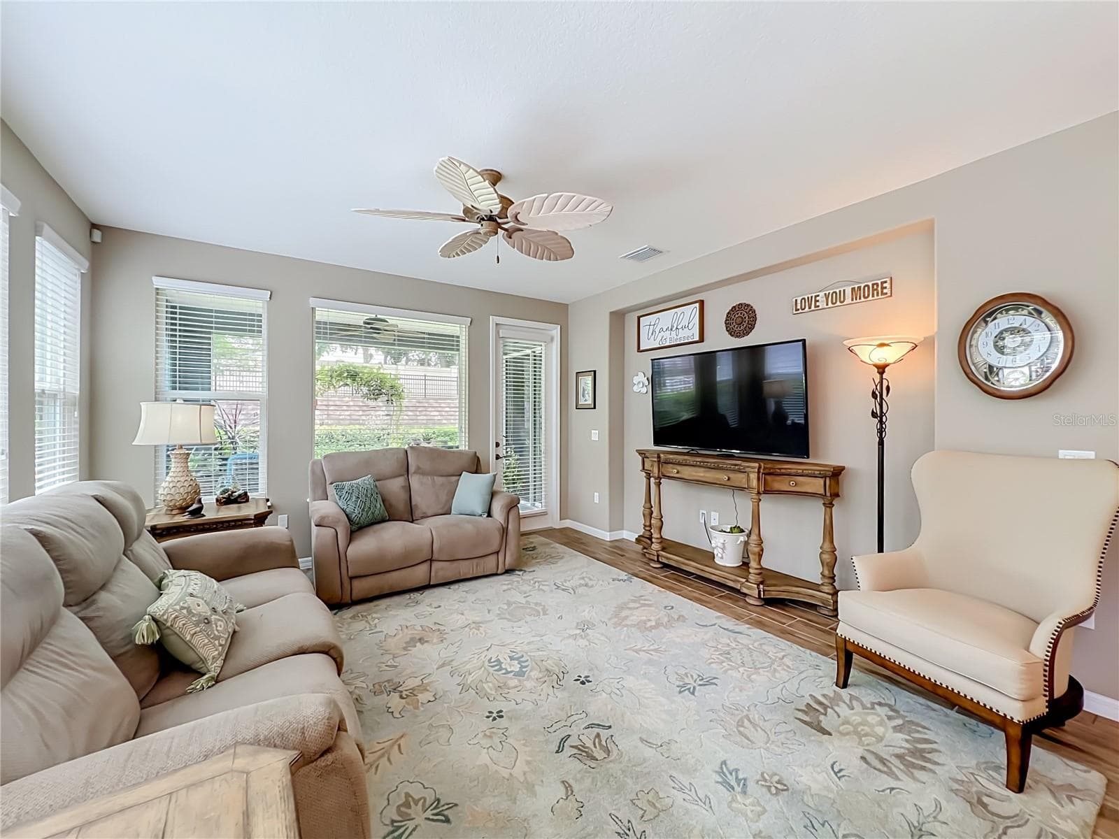 Living Room - 342 ALCOVE DR, GROVELAND