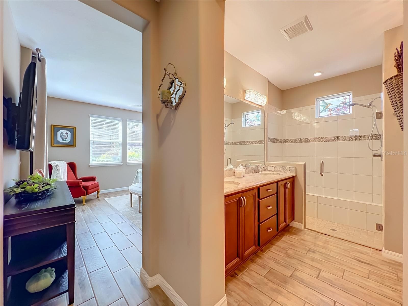 Entry Hall - 342 ALCOVE DR, GROVELAND