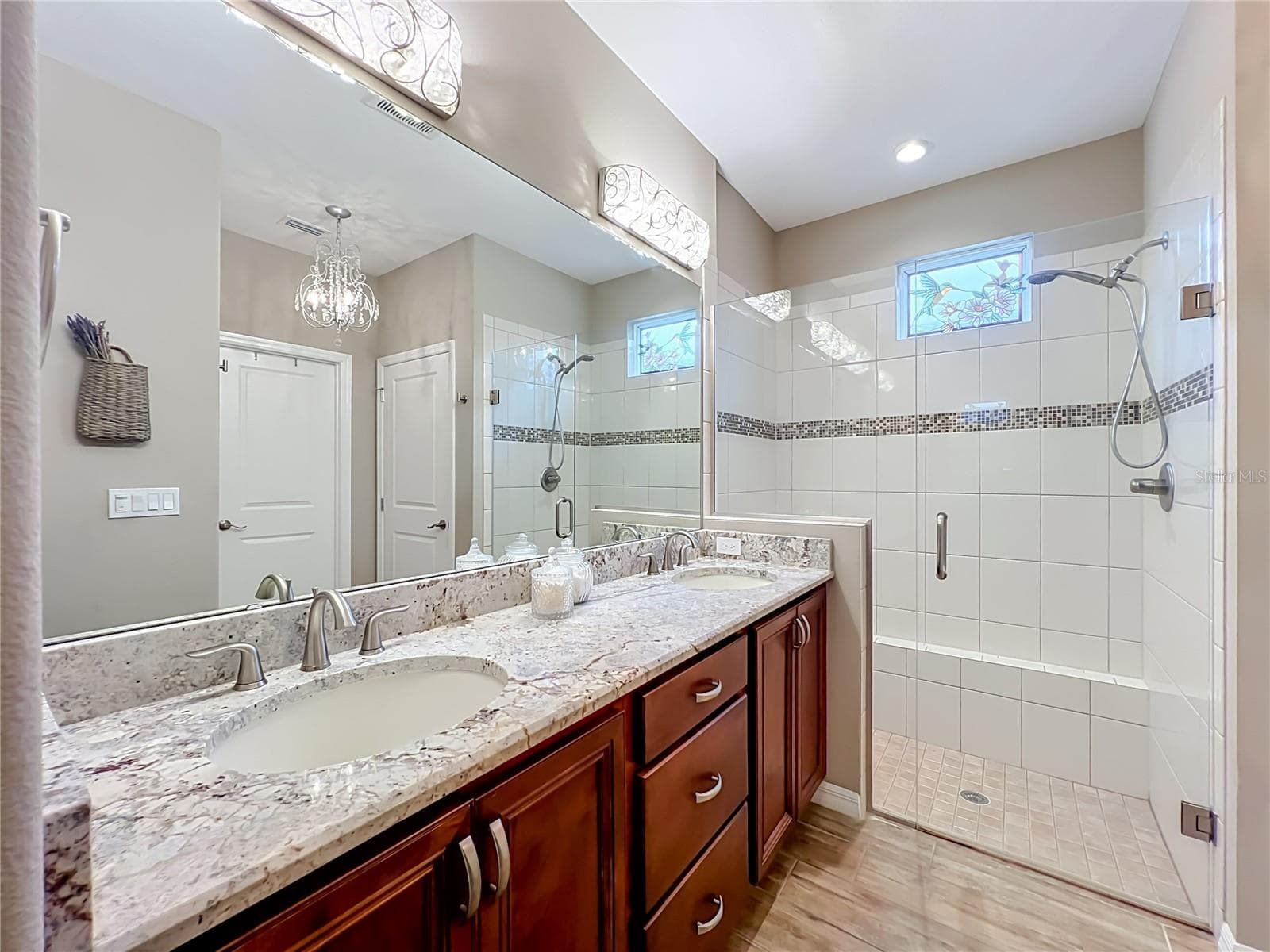 Glass Walled Step-in Shower - 342 ALCOVE DR, GROVELAND