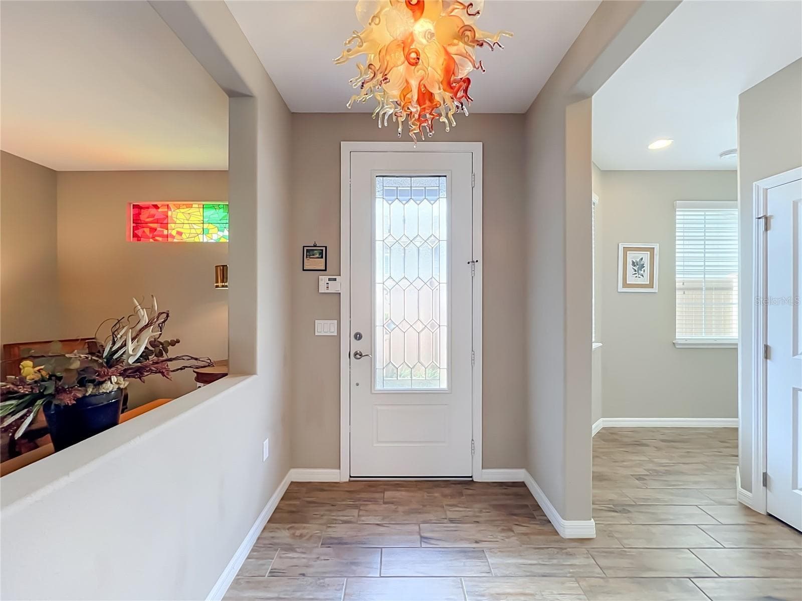 Entry Foyer with custom lighting - 342 ALCOVE DR, GROVELAND
