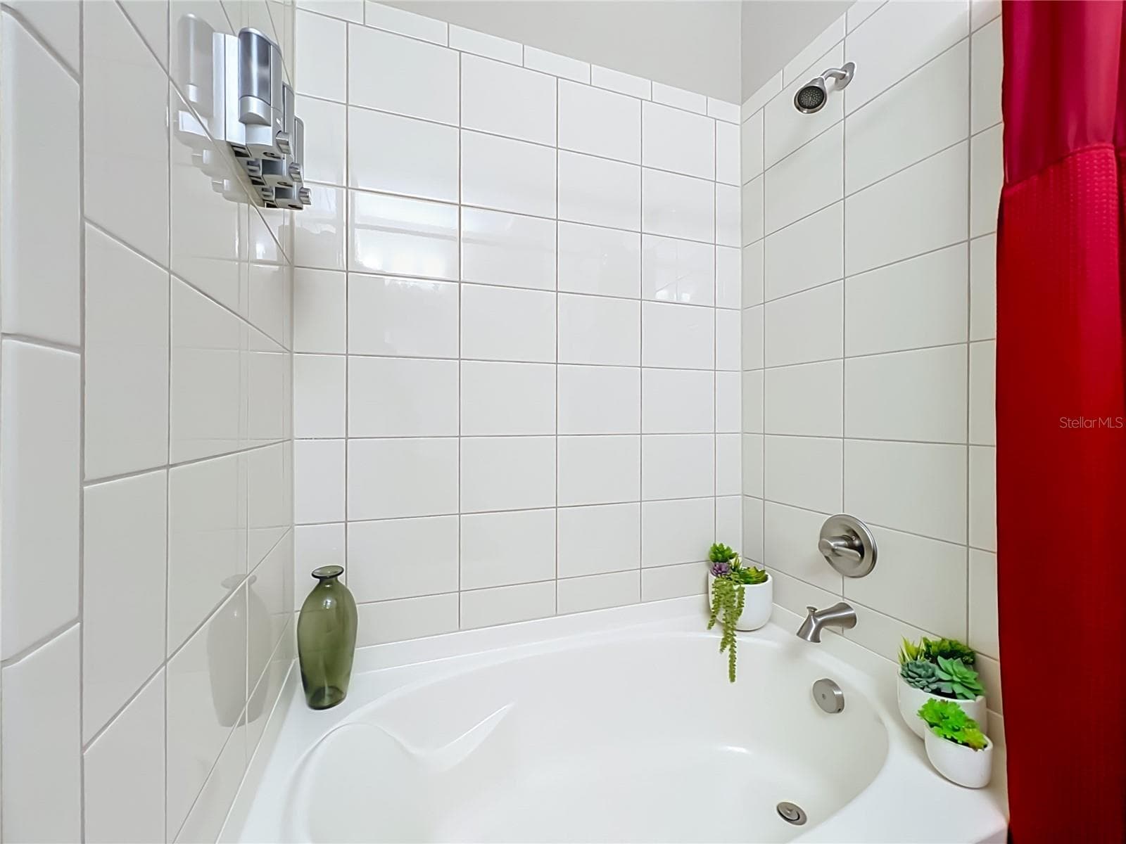 Soaking Tub - 342 ALCOVE DR, GROVELAND