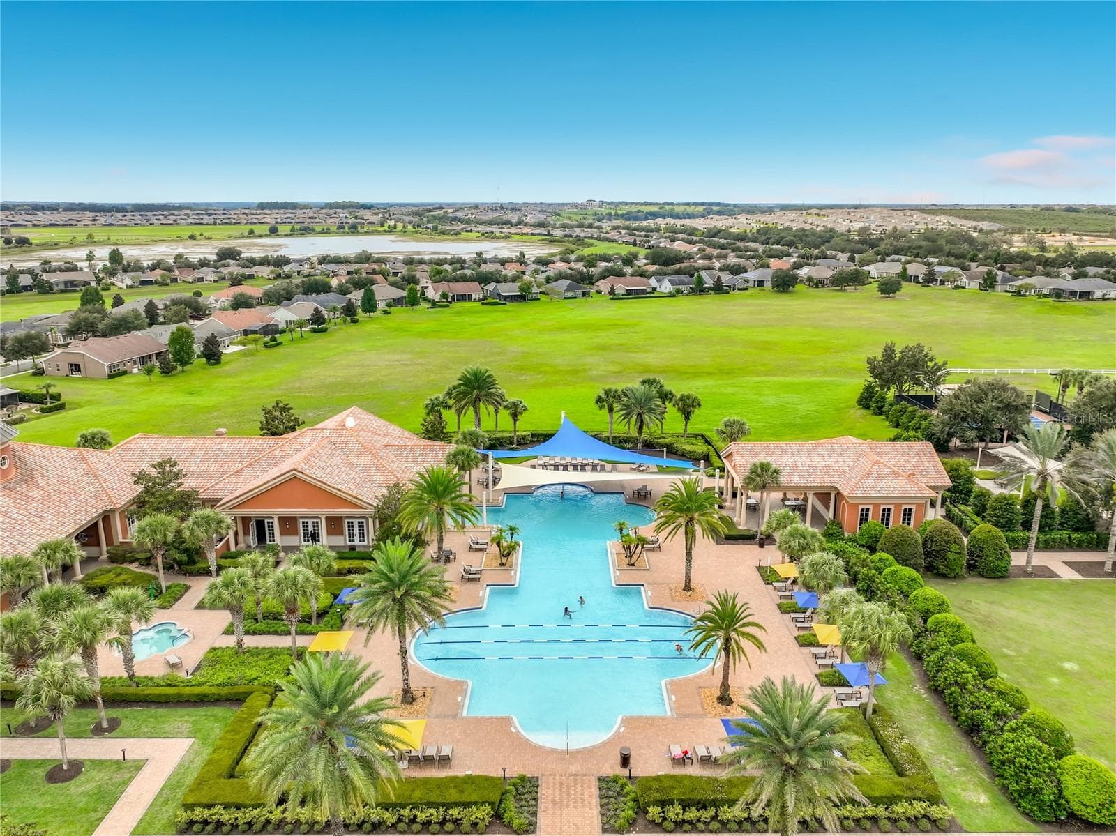 Plenty of walking paths - 342 ALCOVE DR, GROVELAND