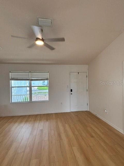 New flooring and fan in the living room - 287 MERCER WAY, THE VILLAGES
