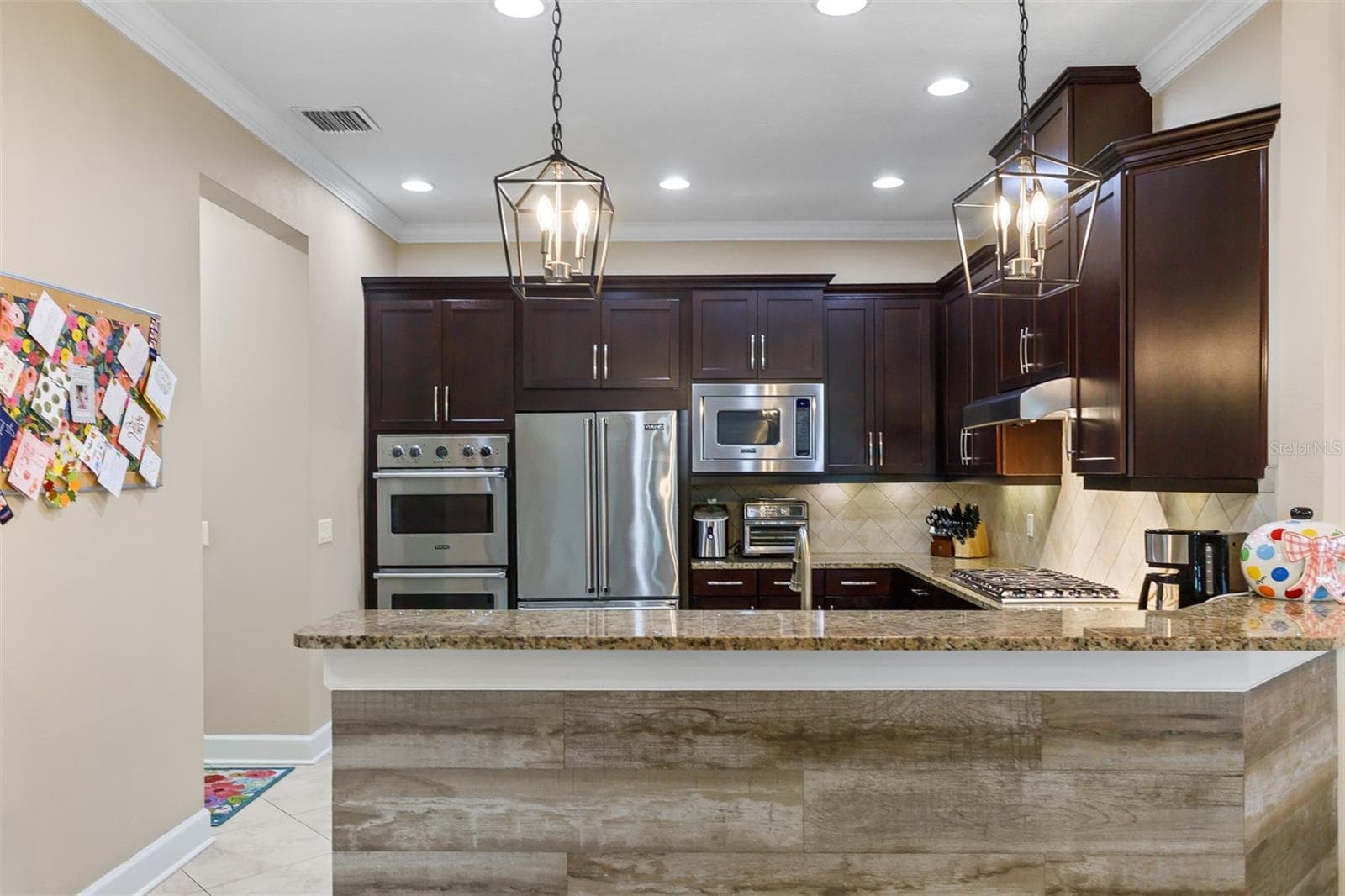 Single Family Residence at 11143 WINTHROP LAKE DR, RIVERVIEW, photo 7 of 62