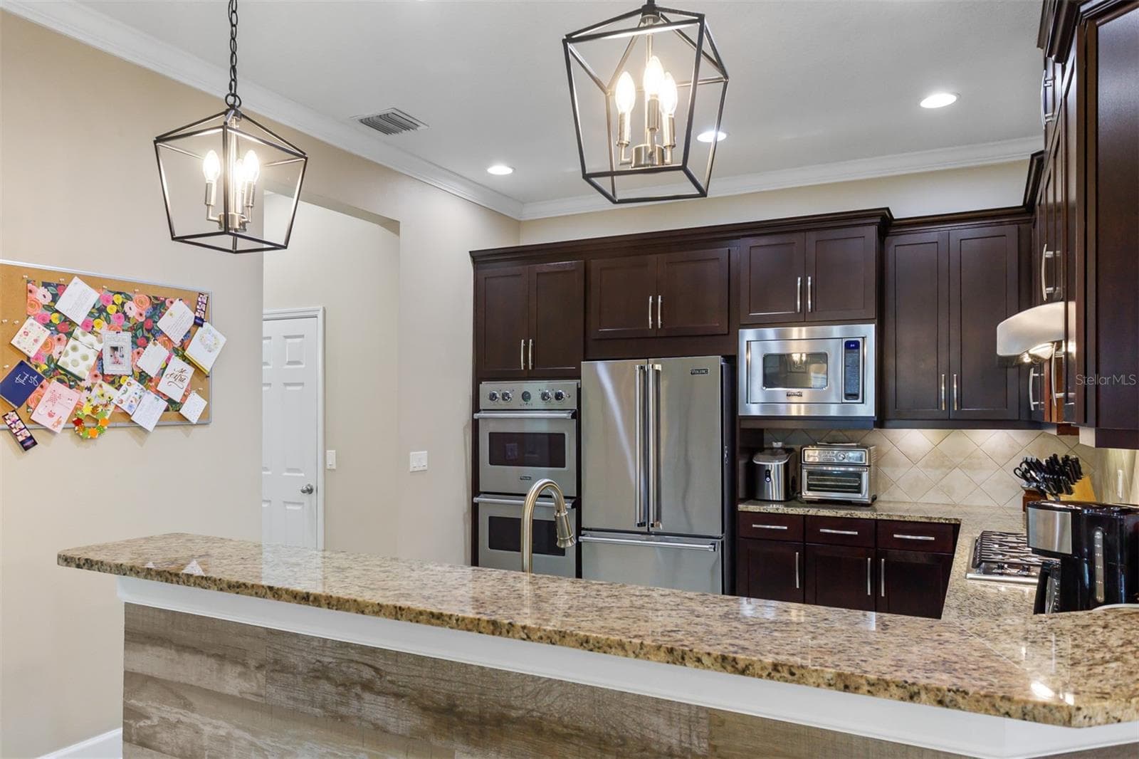 Single Family Residence at 11143 WINTHROP LAKE DR, RIVERVIEW, photo 8 of 62
