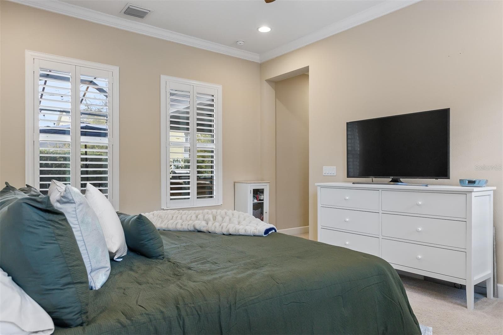 Single Family Residence at 11143 WINTHROP LAKE DR, RIVERVIEW, photo 16 of 62