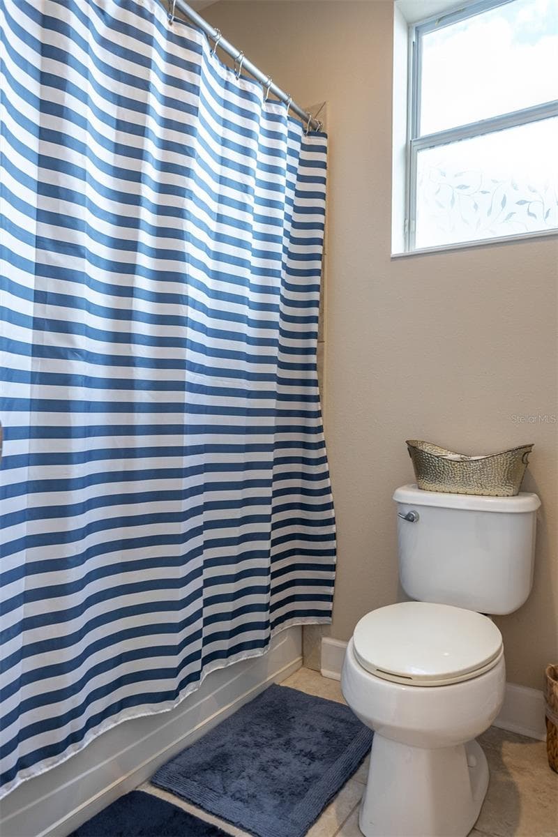 Single Family Residence at 11143 WINTHROP LAKE DR, RIVERVIEW, photo 32 of 62
