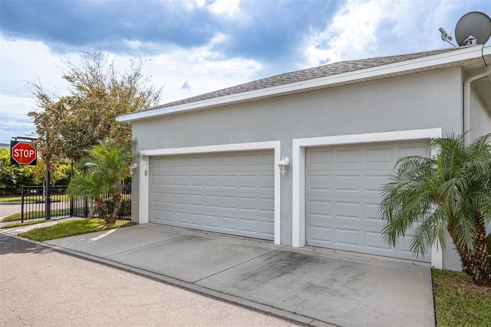 Single Family Residence at 11143 WINTHROP LAKE DR, RIVERVIEW, photo 47 of 62