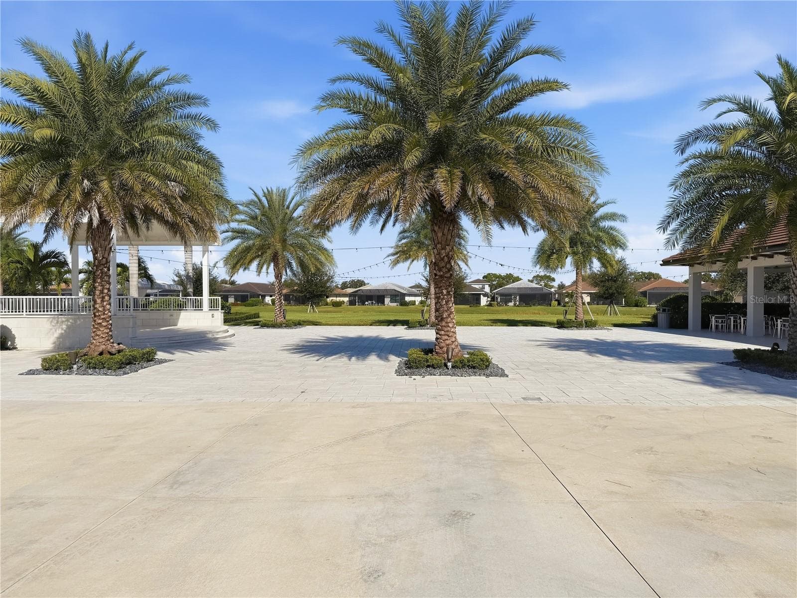 Single Family Residence at 4952 FAIRHOPE CIR, LAKEWOOD RANCH, photo 49 of 77