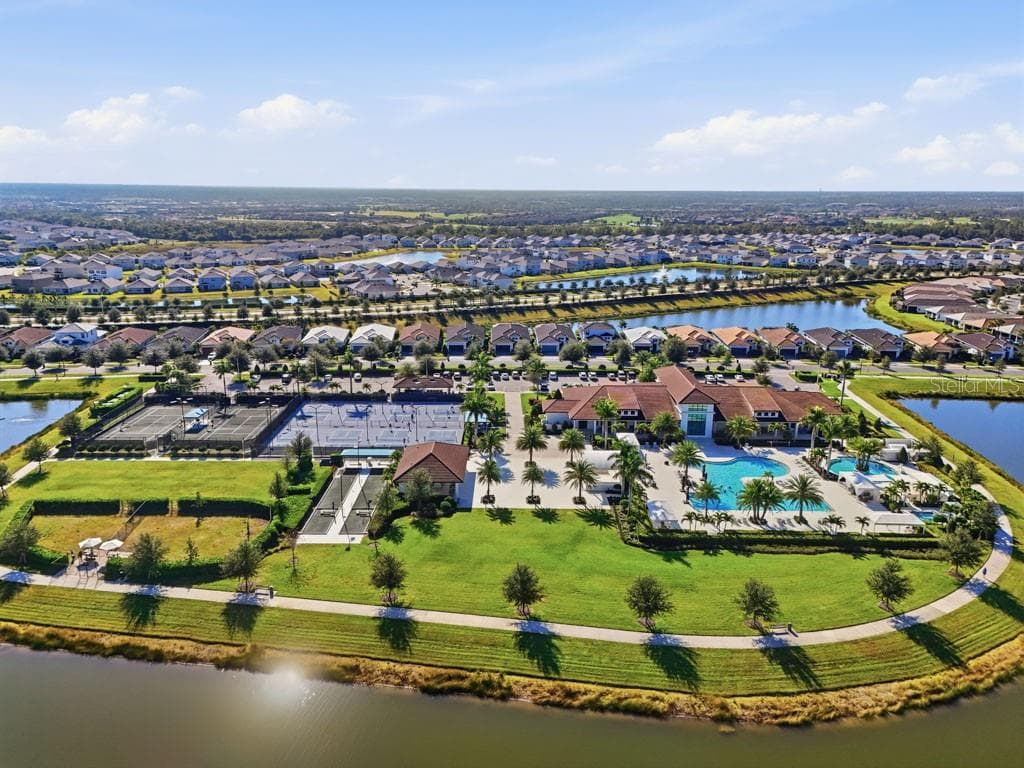 Single Family Residence at 4952 FAIRHOPE CIR, LAKEWOOD RANCH, photo 75 of 77