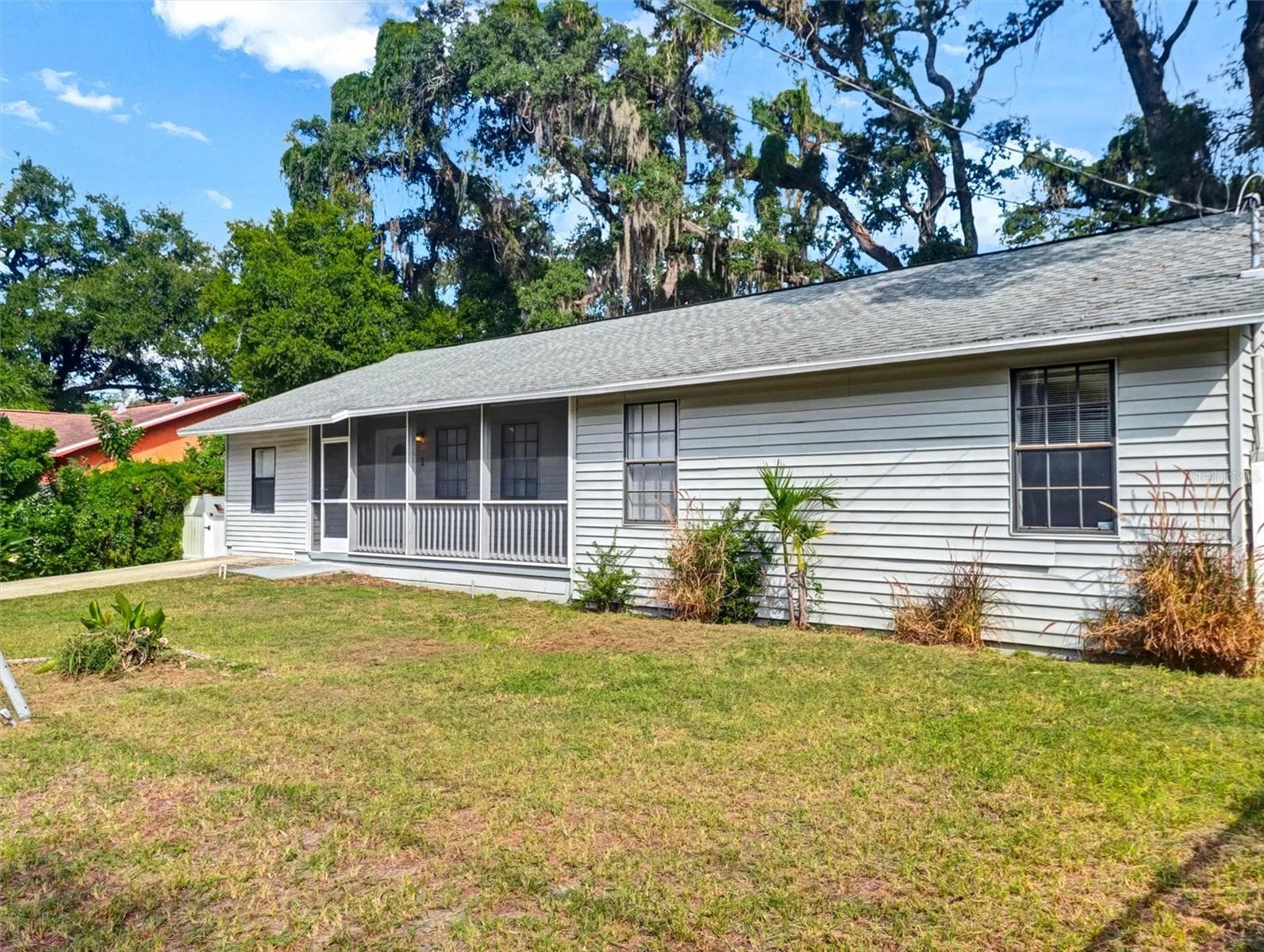 Screened Front Porch - 1612 E NORTH BAY ST, TAMPA