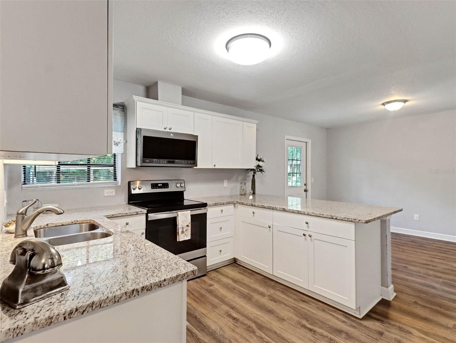 Kitchen with Backyard Access - 1612 E NORTH BAY ST, TAMPA