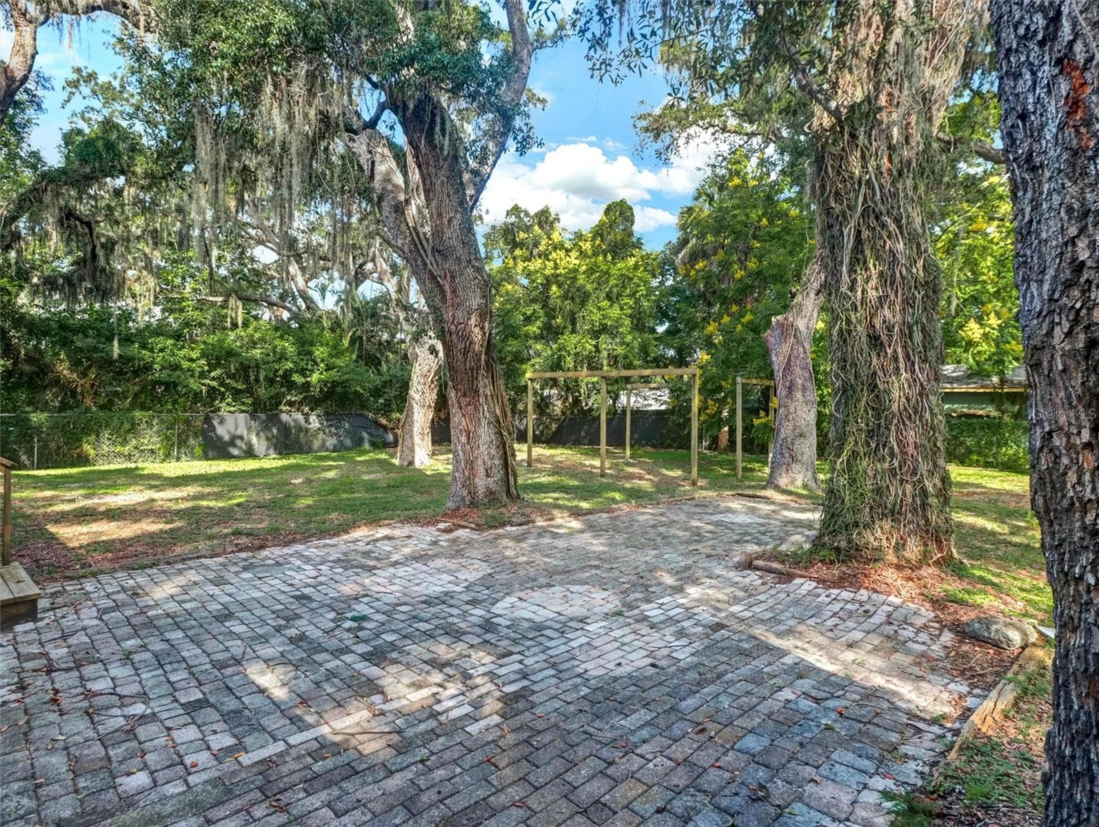 Paved Entertaining Space - 1612 E NORTH BAY ST, TAMPA