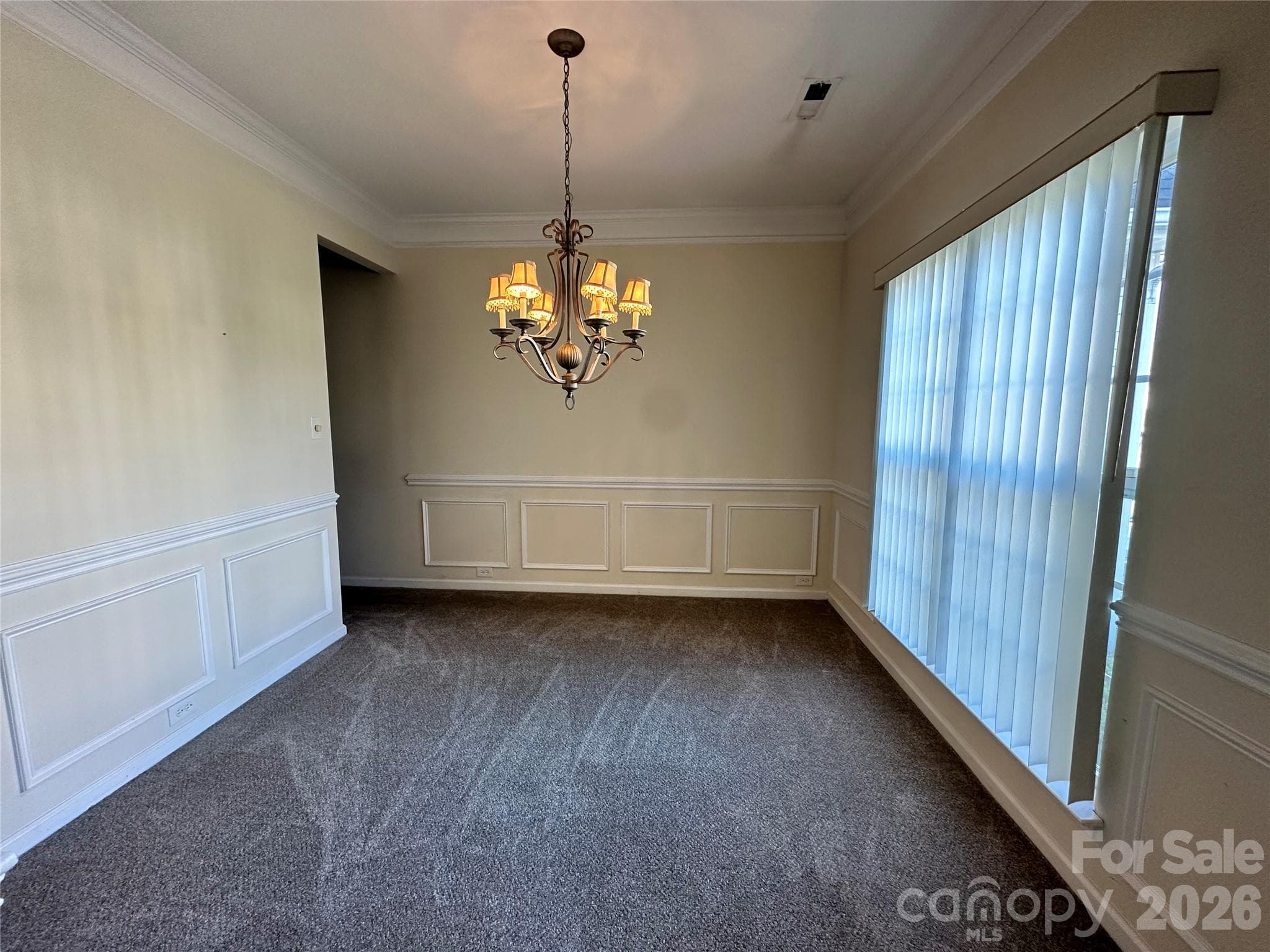 Single Family Residence at 6629 Pattonsburg Drive, Charlotte, photo 2 of 12