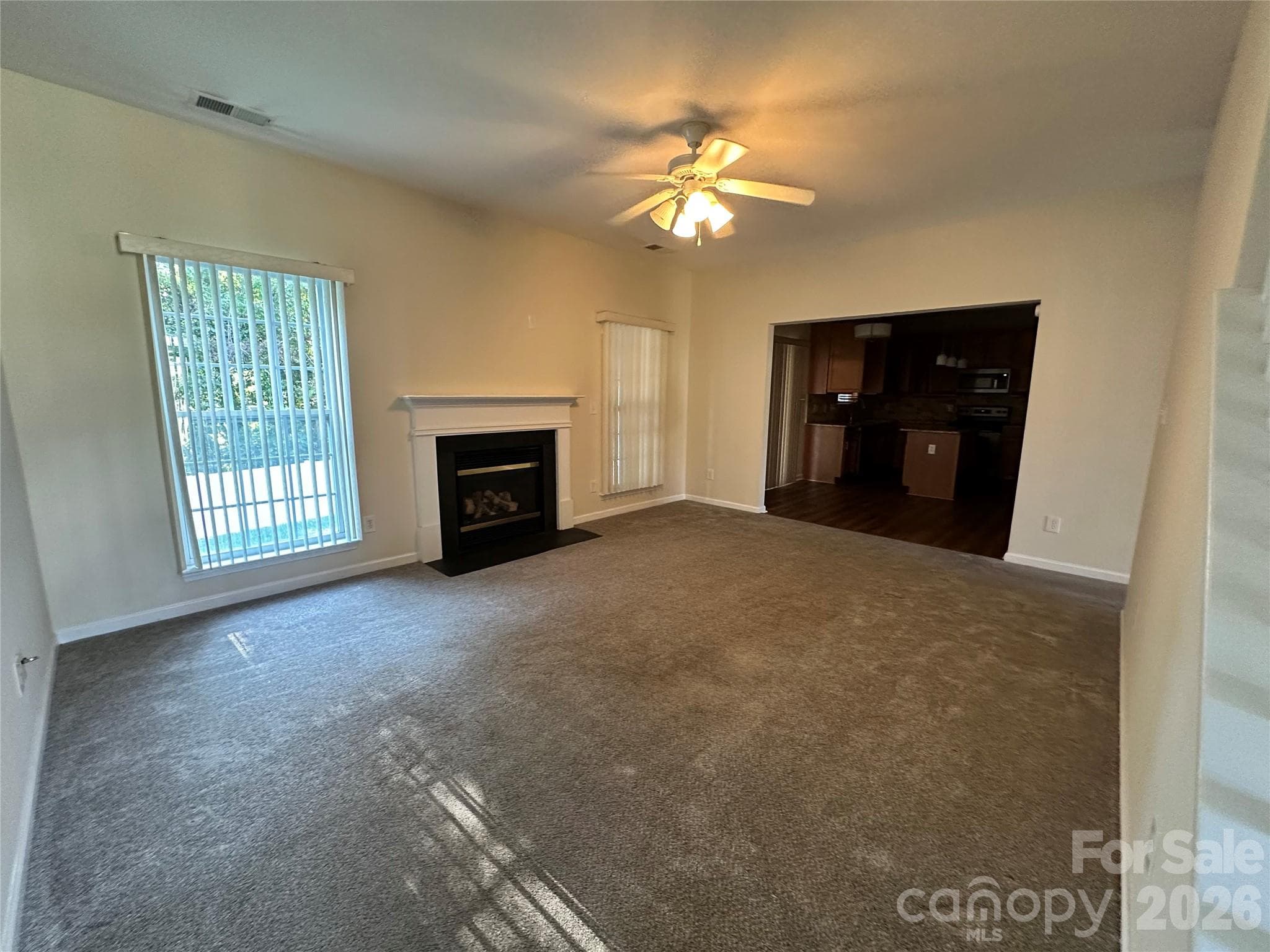 Single Family Residence at 6629 Pattonsburg Drive, Charlotte, photo 3 of 12