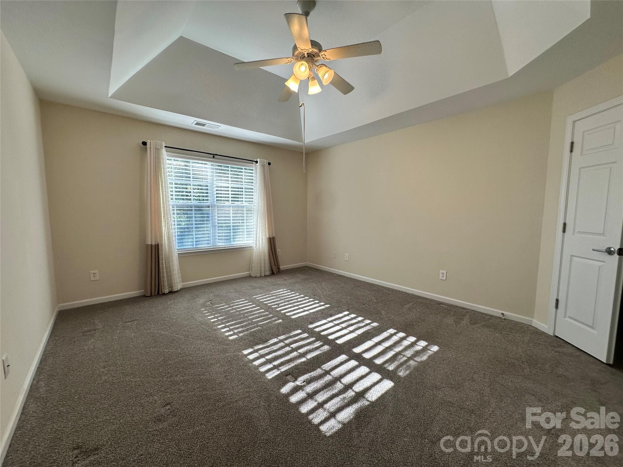 Single Family Residence at 6629 Pattonsburg Drive, Charlotte, photo 7 of 12