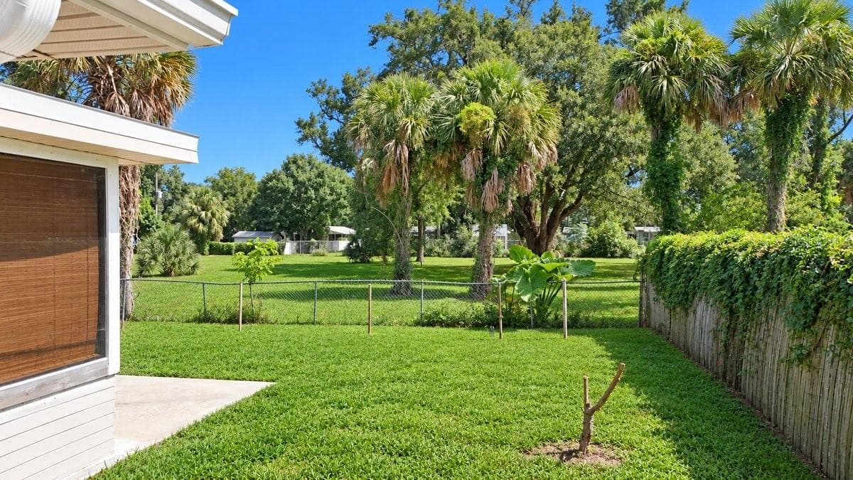 Single Family Residence at 118 PALM DR, DAYTONA BEACH, photo 22 of 27