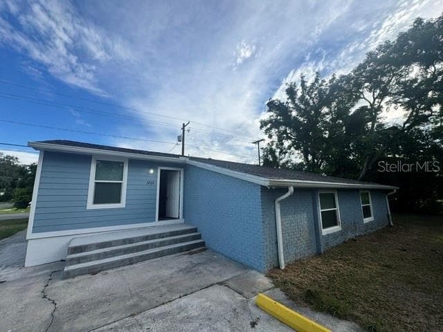 Single Family Residence at 3723 TEMPLE ST, TAMPA, photo 2 of 13