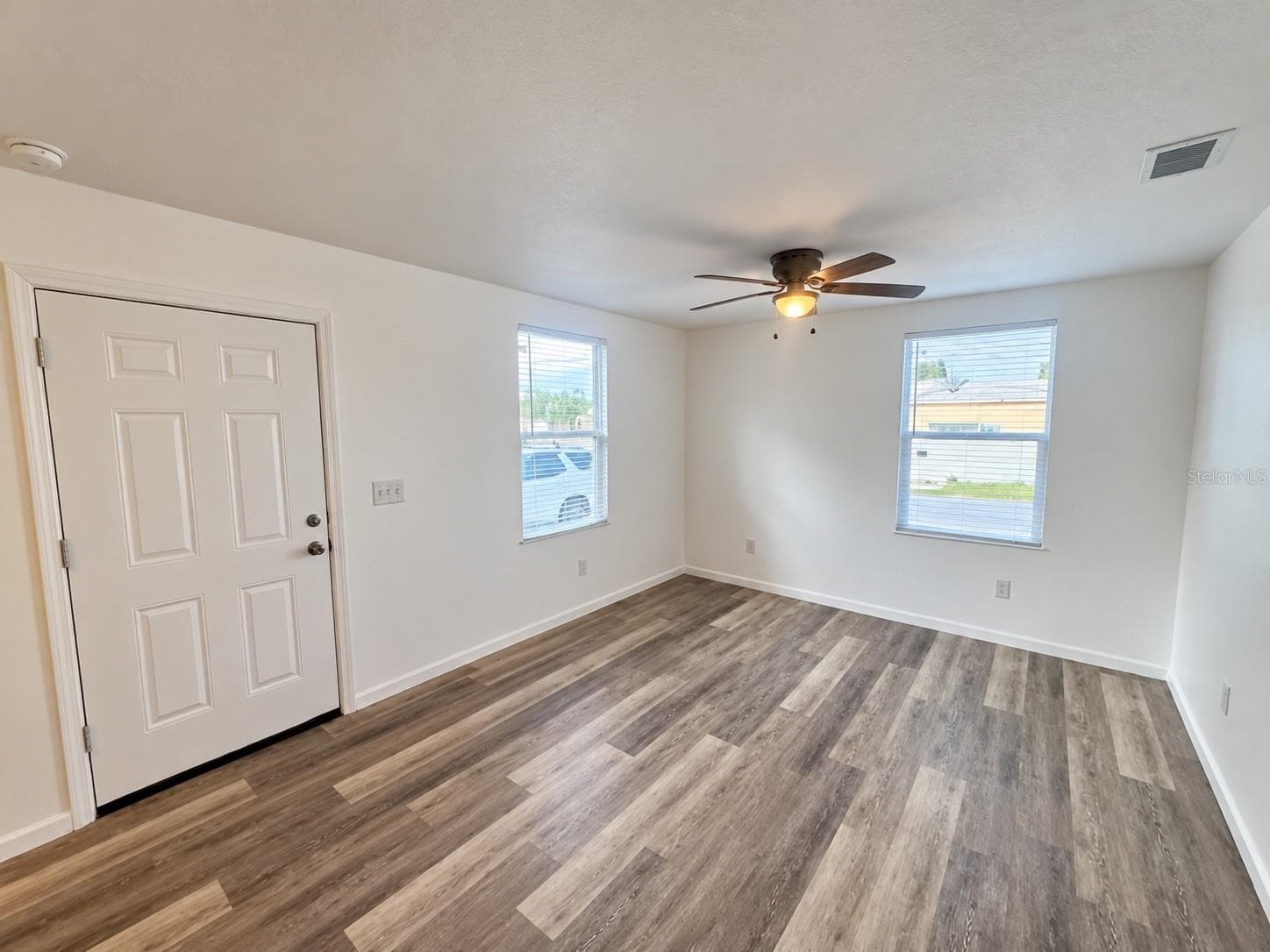 Single Family Residence at 3723 TEMPLE ST, TAMPA, photo 4 of 13