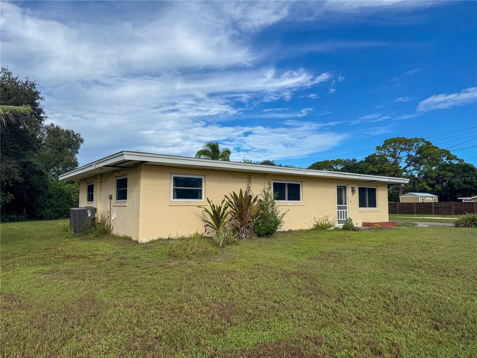 Single Family Residence at 1205 SUNSET AVE, NOKOMIS, photo 2 of 24